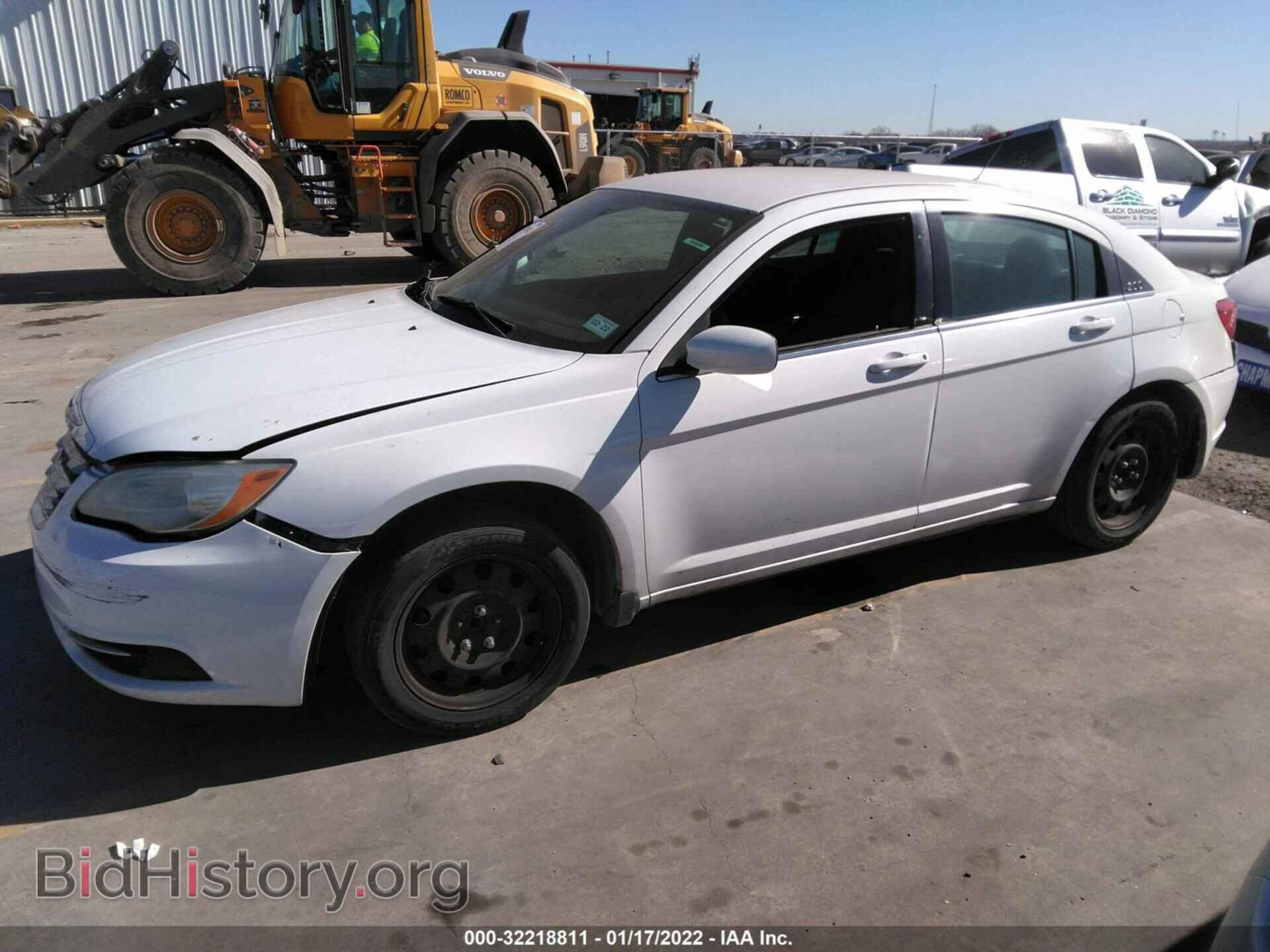 2014 CHRYSLER 200 - VIN: 1C3CCBAB7EN176056 - Фото 2