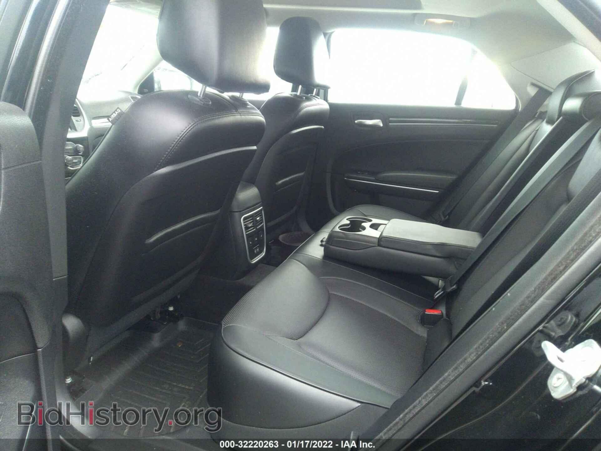 2015 CHRYSLER 300 - VIN: 2C3CCAKG6FH814473 - Фото 8