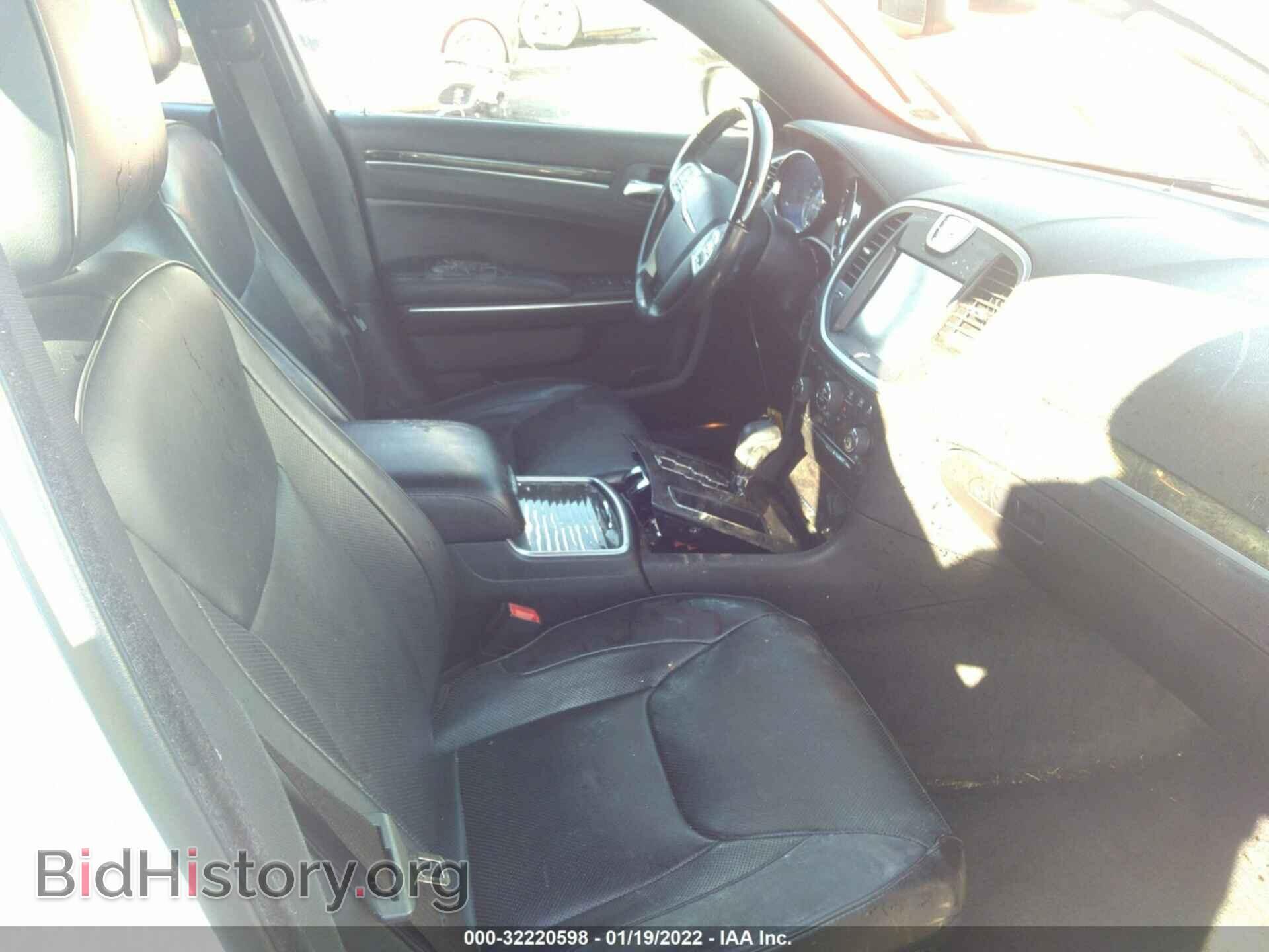 2012 CHRYSLER 300 - VIN: 2C3CCAET4CH232893 - Фото 5