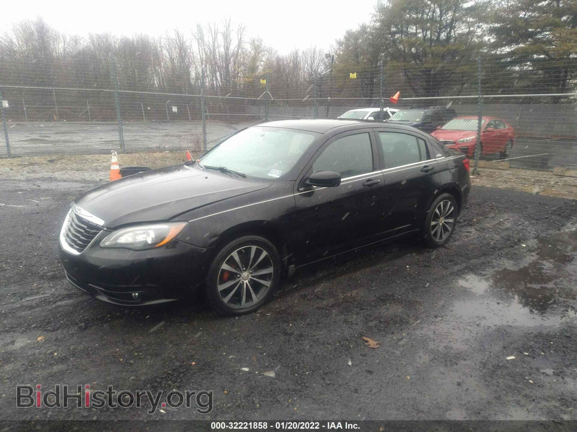 2012 CHRYSLER 200 - VIN: 1C3CCBBG7CN257842 - Фото 2