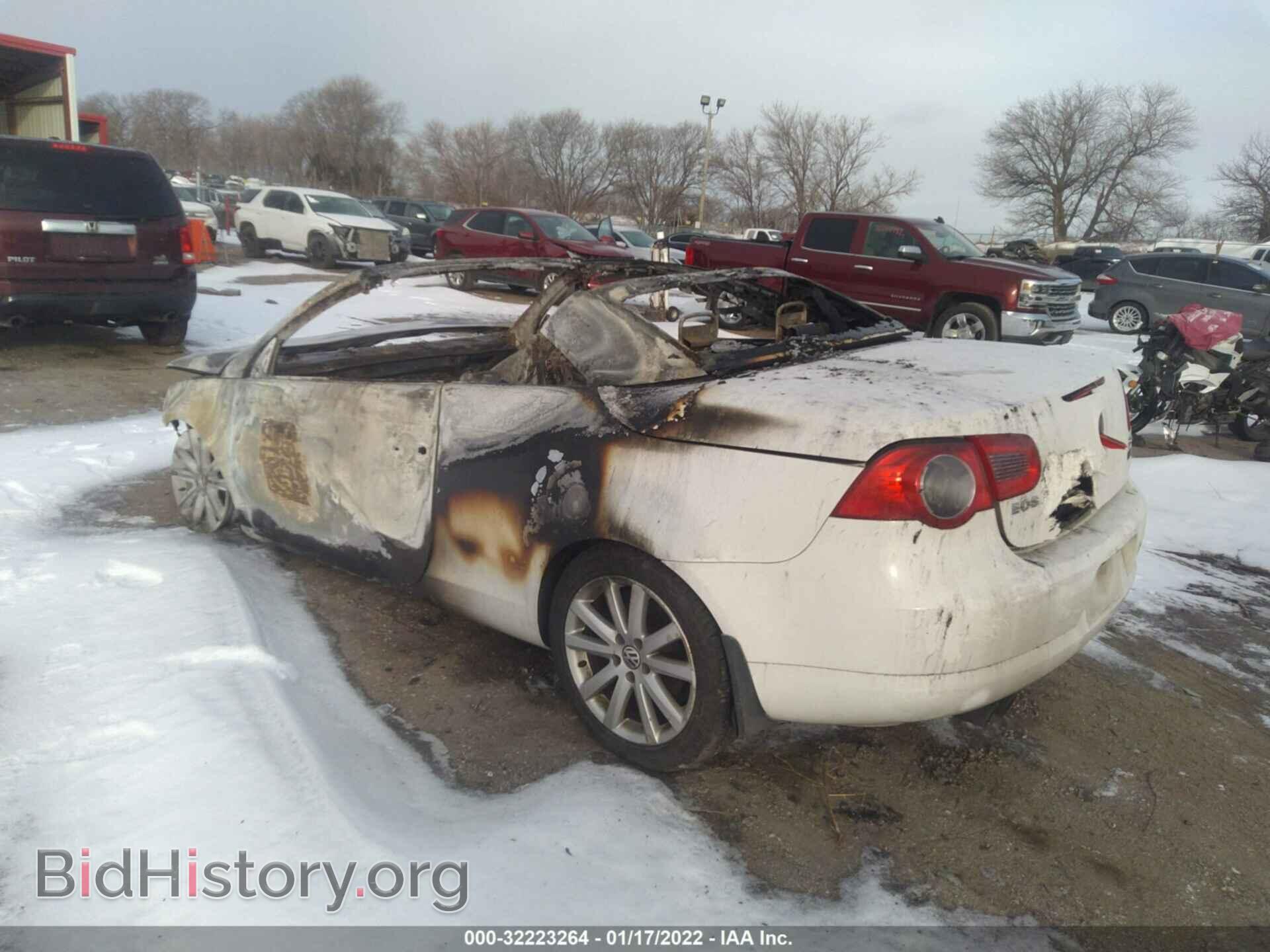 2008 VOLKSWAGEN EOS - VIN: WVWBA71F88V021114 - Фото 3