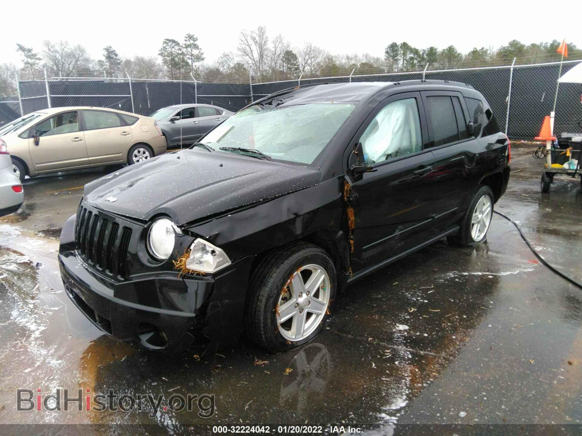 2010 JEEP COMPASS - VIN: 1J4NT4FB2AD503904 - Фото 2