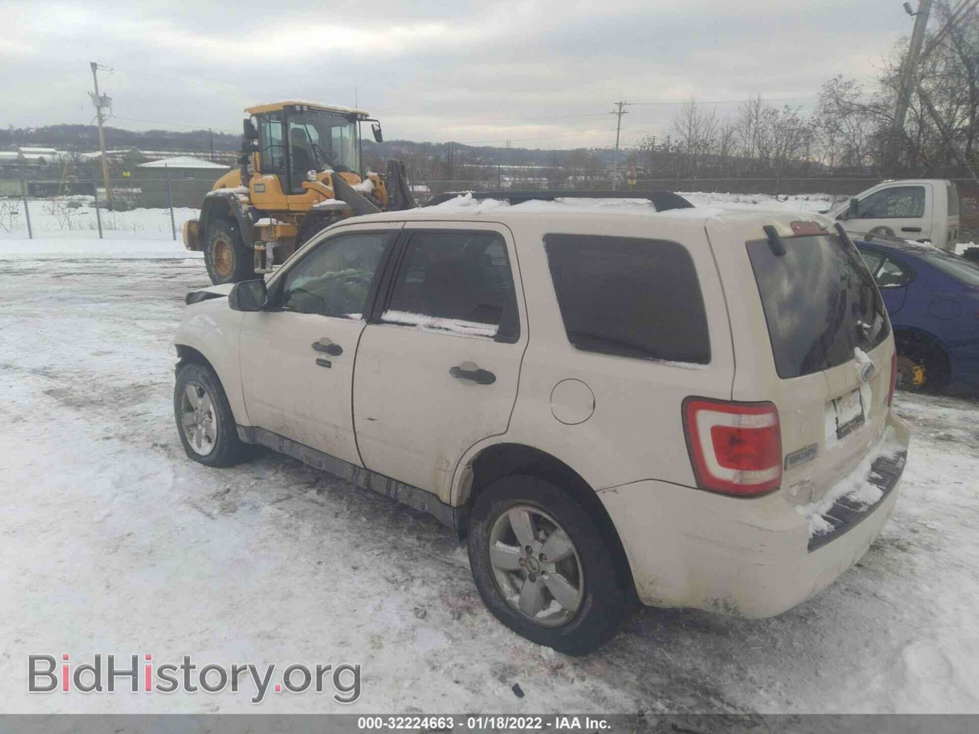 2009 FORD ESCAPE - VIN: 1FMCU93G59KC03347 - Фото 3