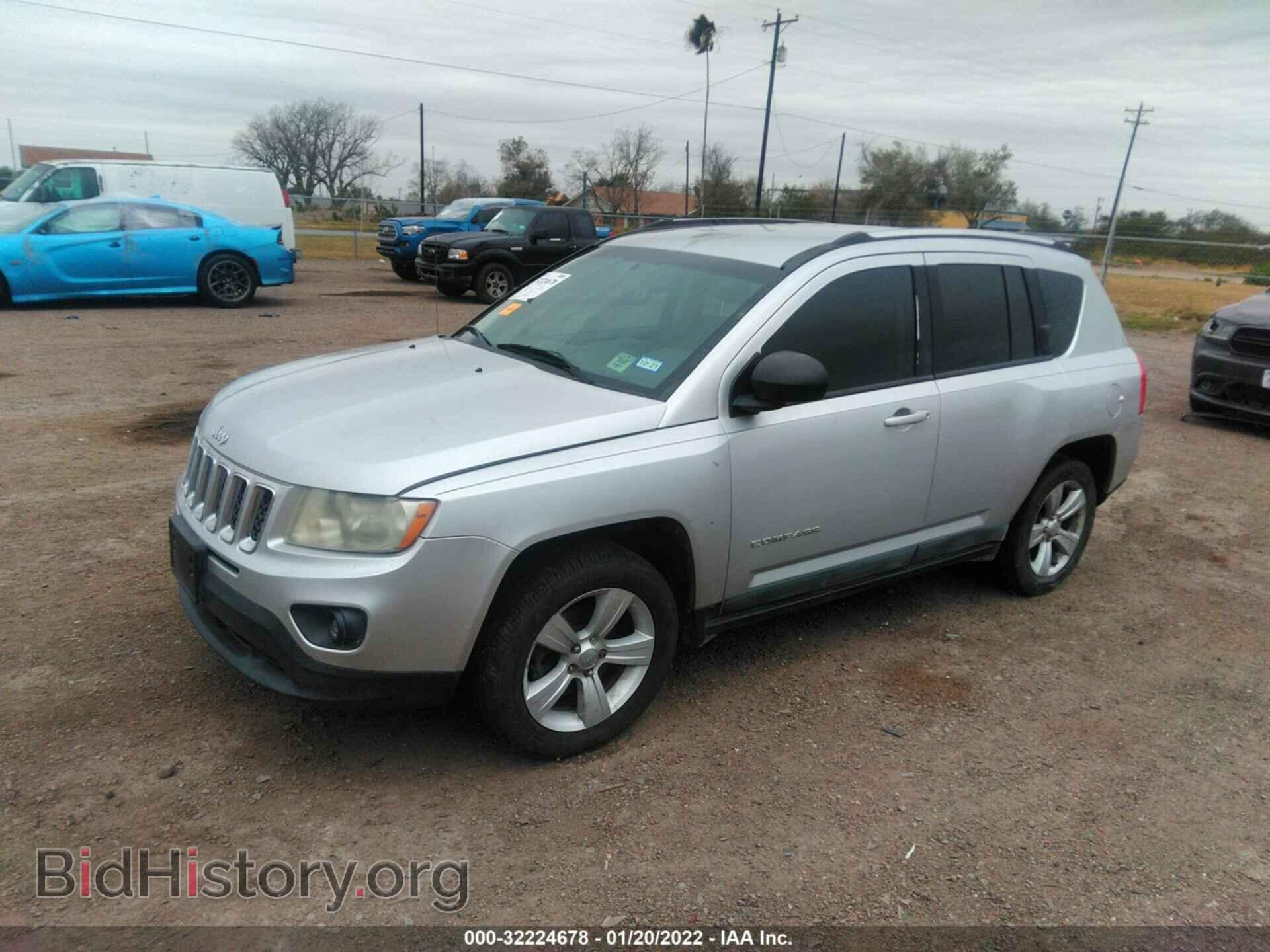 2011 JEEP COMPASS - VIN: 1J4NT1FA2BD289701 - Фото 2