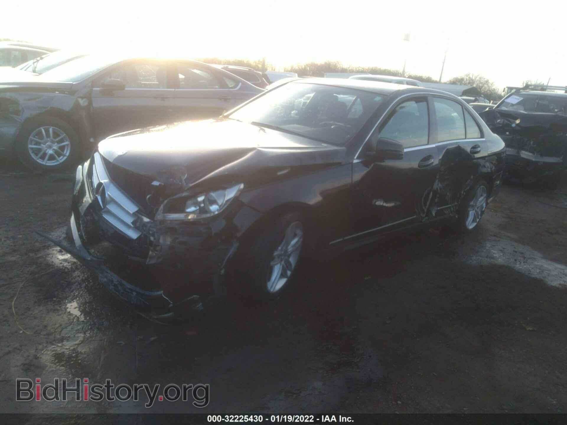 2012 MERCEDES-BENZ C-CLASS - VIN: WDDGF8BB2CR197088 - Фото 2