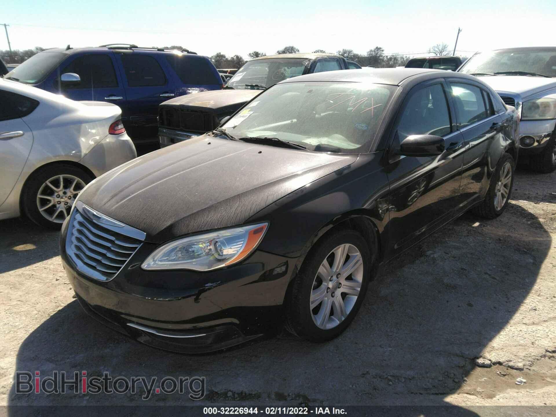 2013 CHRYSLER 200 - VIN: 1C3CCBBB7DN764147 - Фото 2