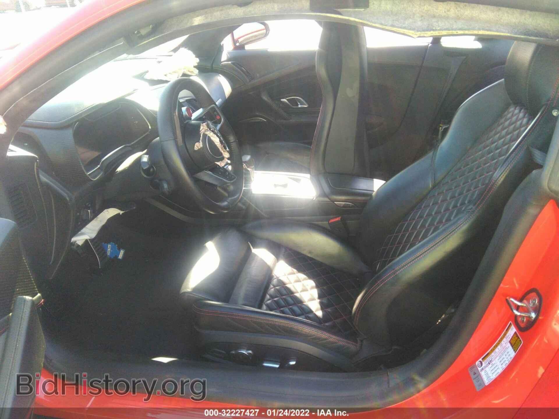 2017 AUDI R8 - VIN: WUAEAAFX5H7903764 - Photo 8