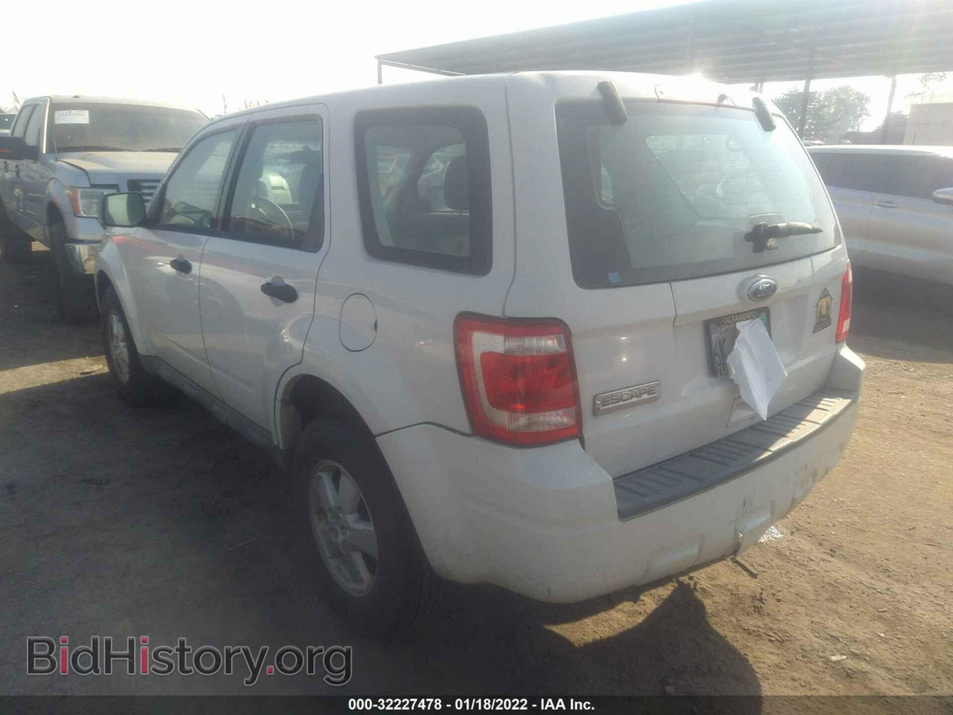 2010 FORD ESCAPE - VIN: 1FMCU0C79AKA04432 - Фото 3