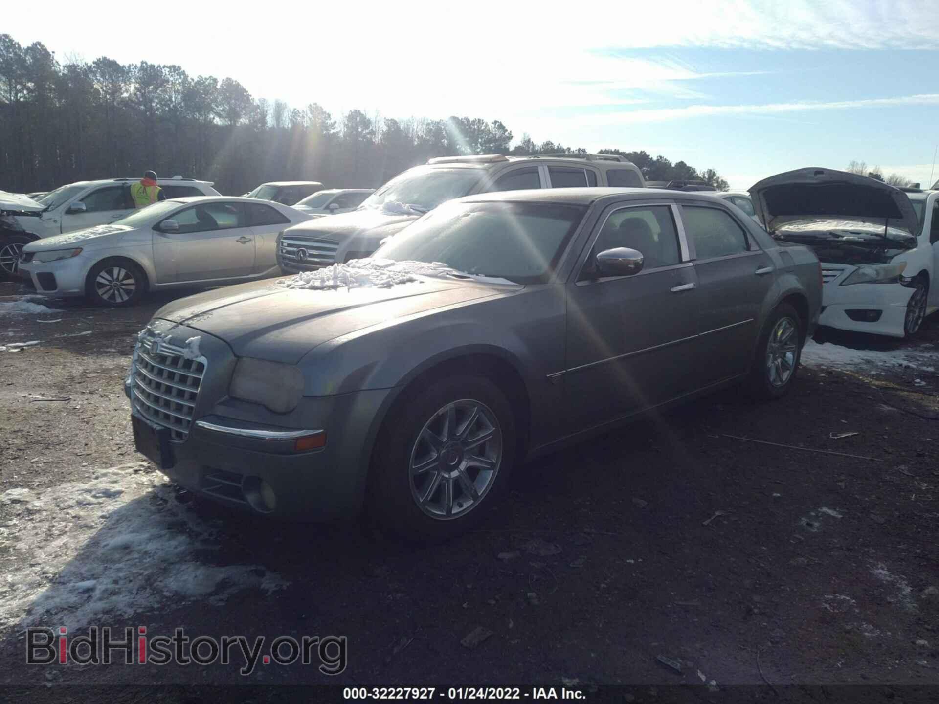 2006 CHRYSLER 300 - VIN: 2C3KA63H06H439945 - Фото 2