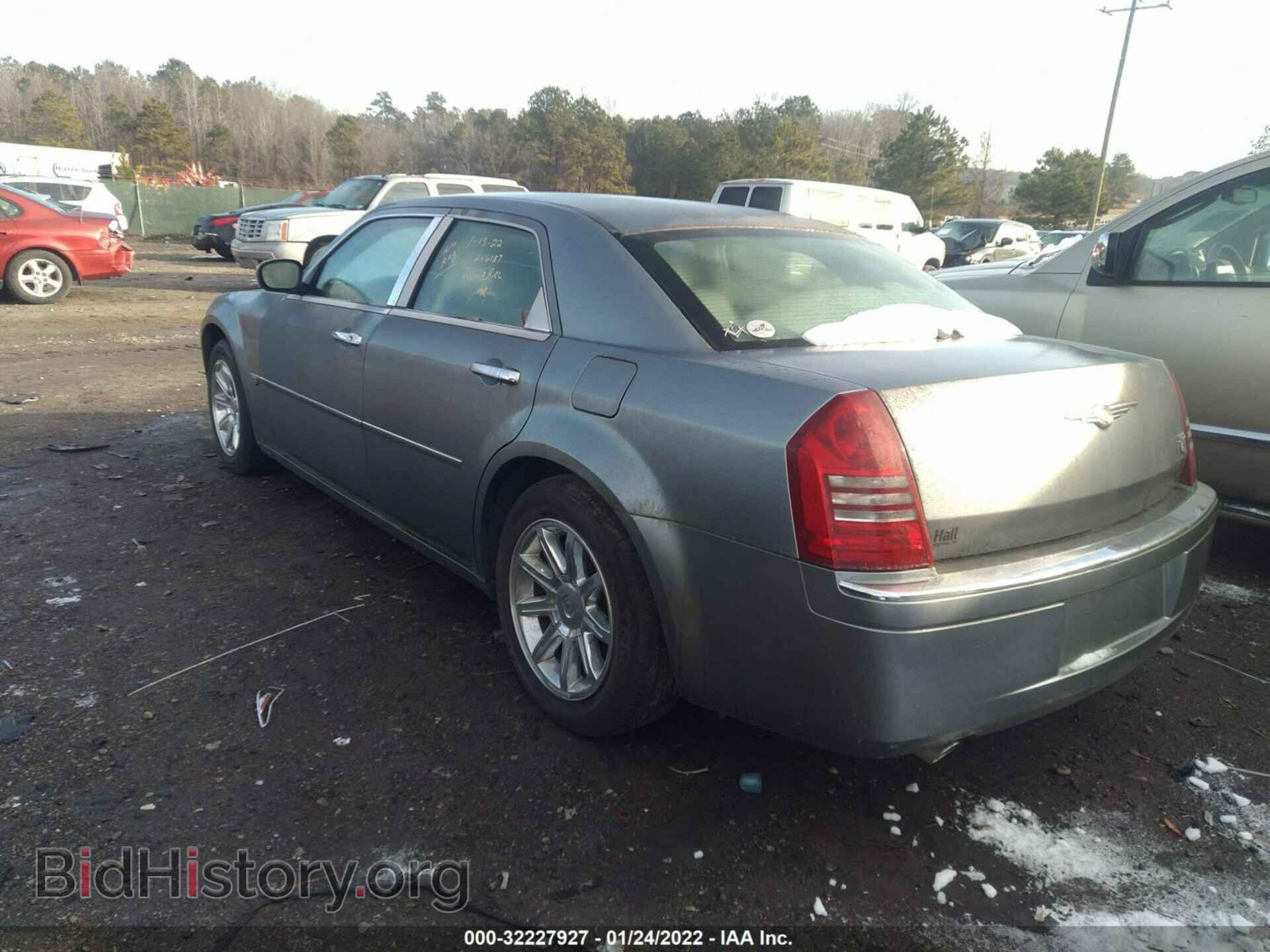 2006 CHRYSLER 300 - VIN: 2C3KA63H06H439945 - Фото 3