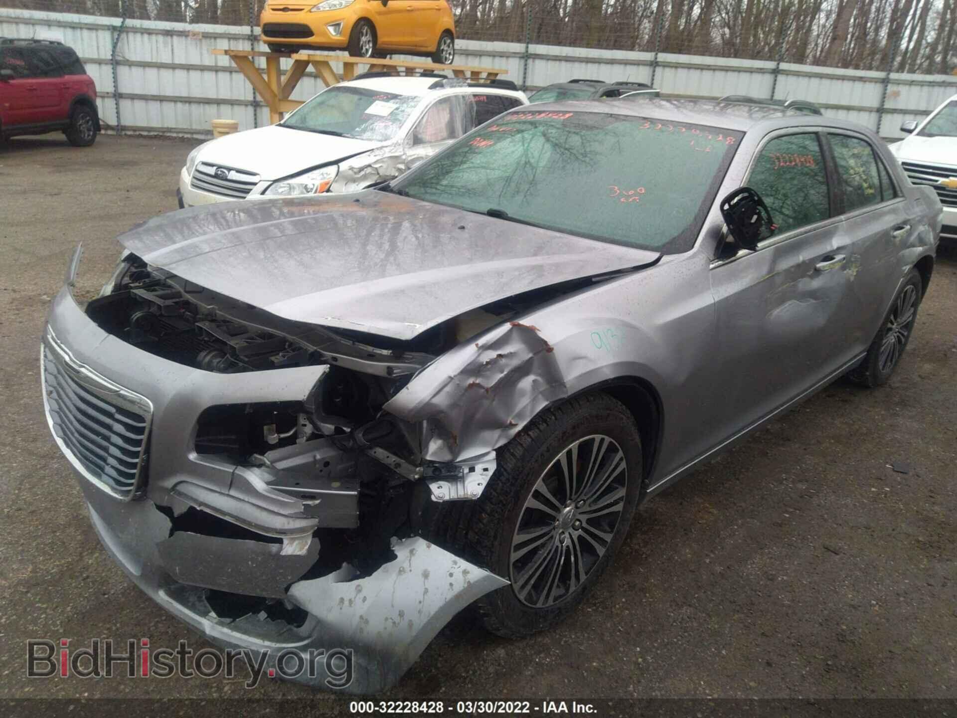 2014 CHRYSLER 300 - VIN: 2C3CCAGG7EH123444 - Photo 2