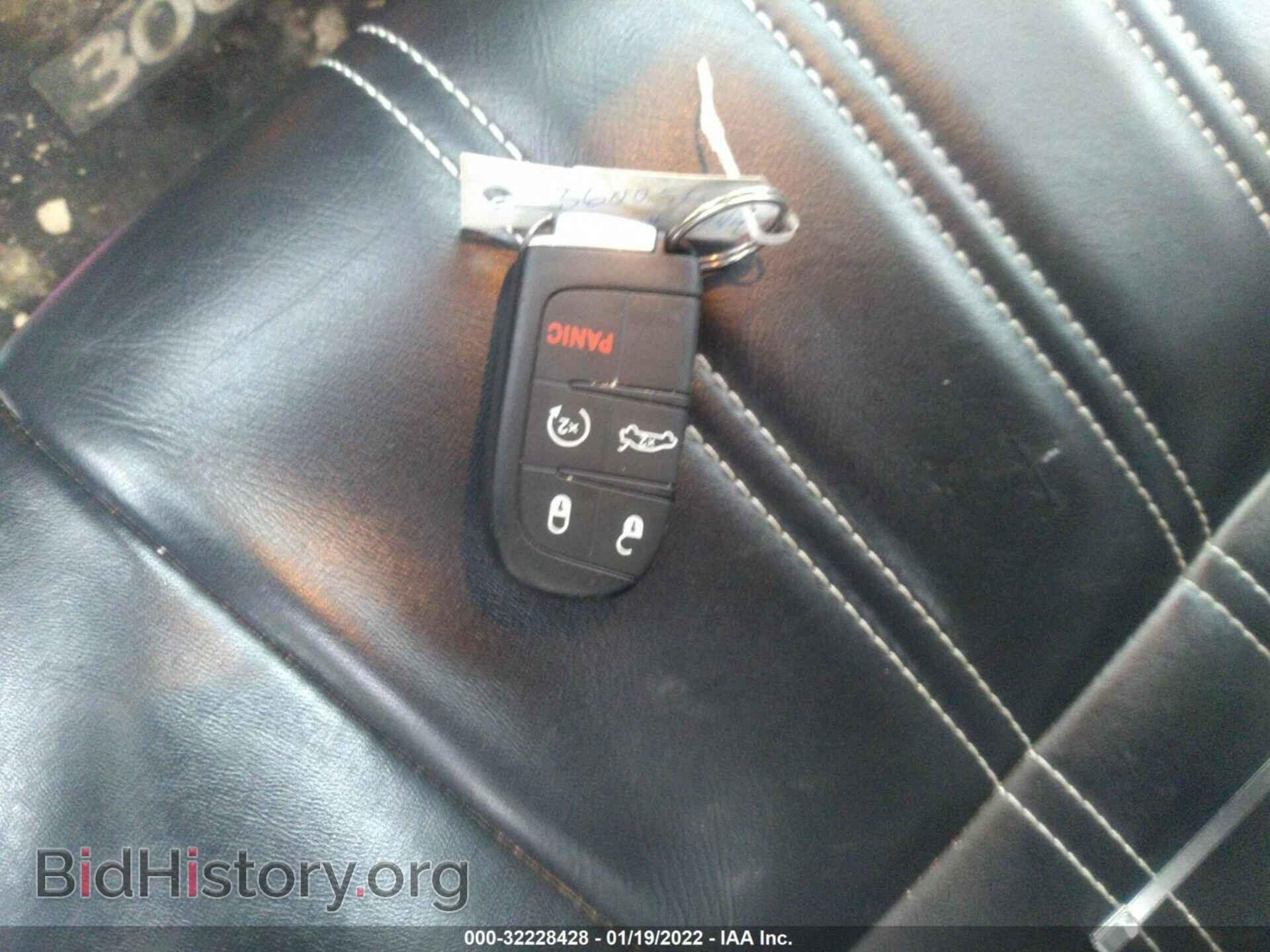 2014 CHRYSLER 300 - VIN: 2C3CCAGG7EH123444 - Photo 11