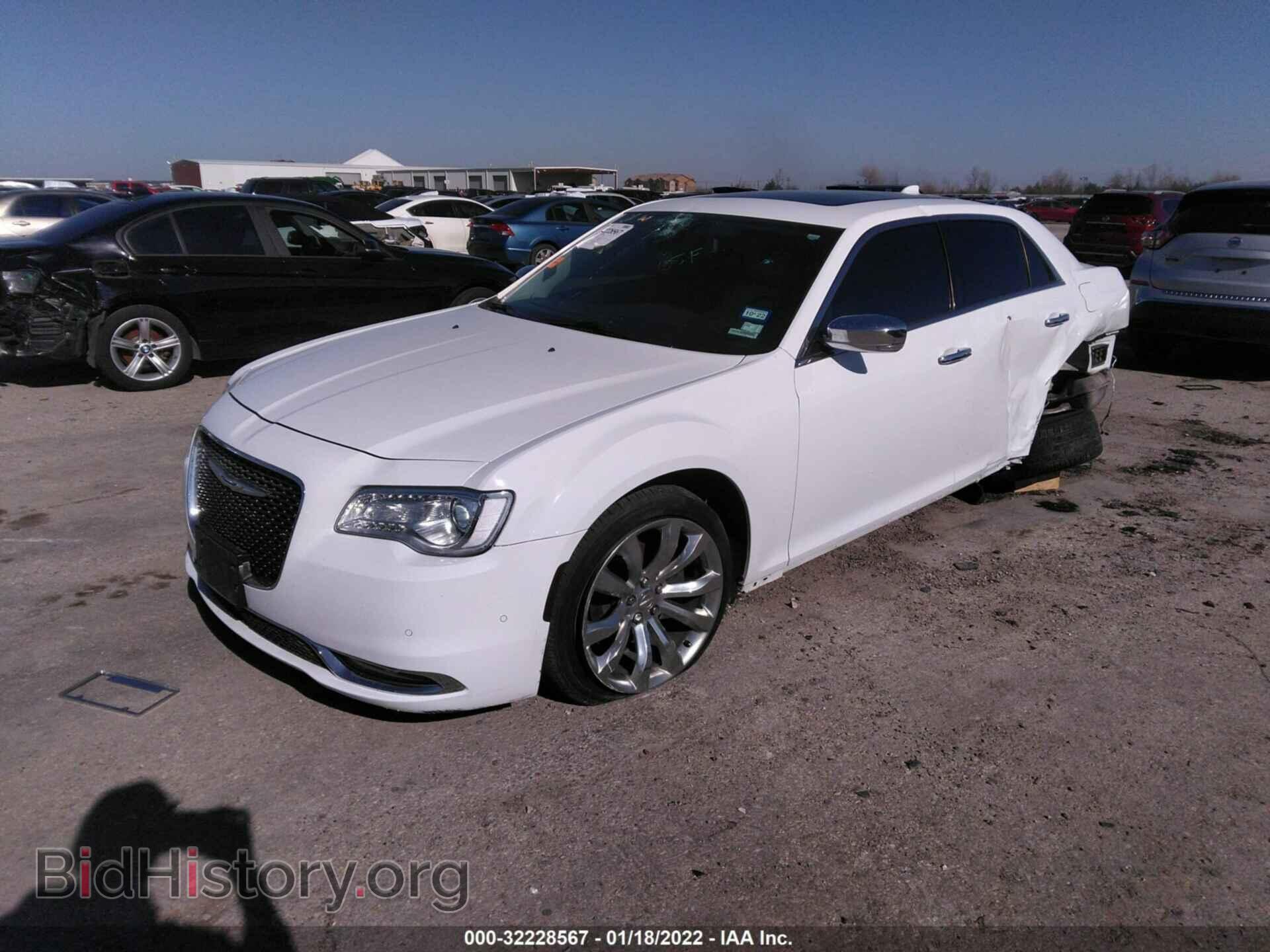 2018 CHRYSLER 300 - VIN: 2C3CCAEG2JH324522 - Фото 2