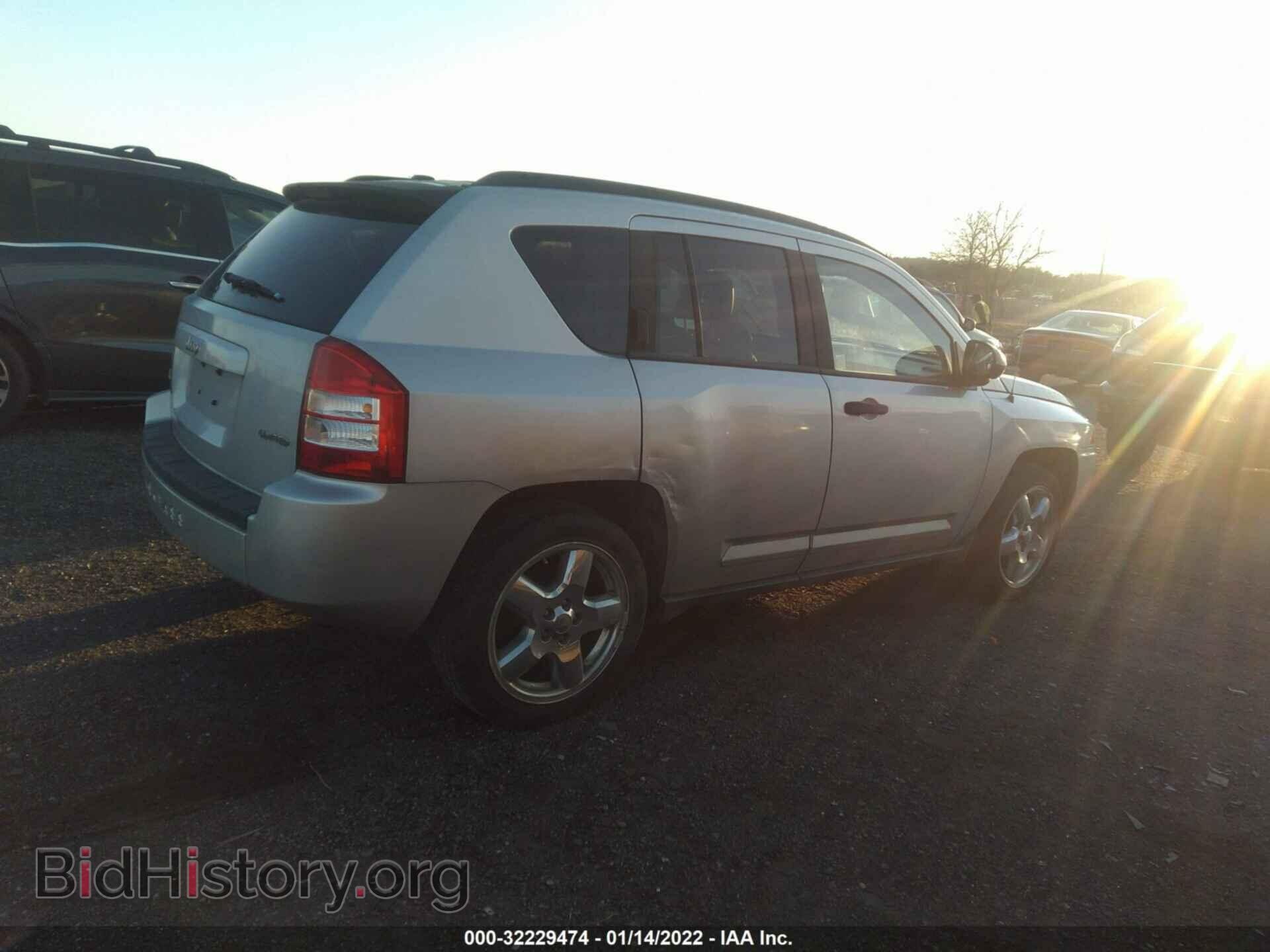 2007 JEEP COMPASS - VIN: 1J8FF57W77D285940 - Фото 4