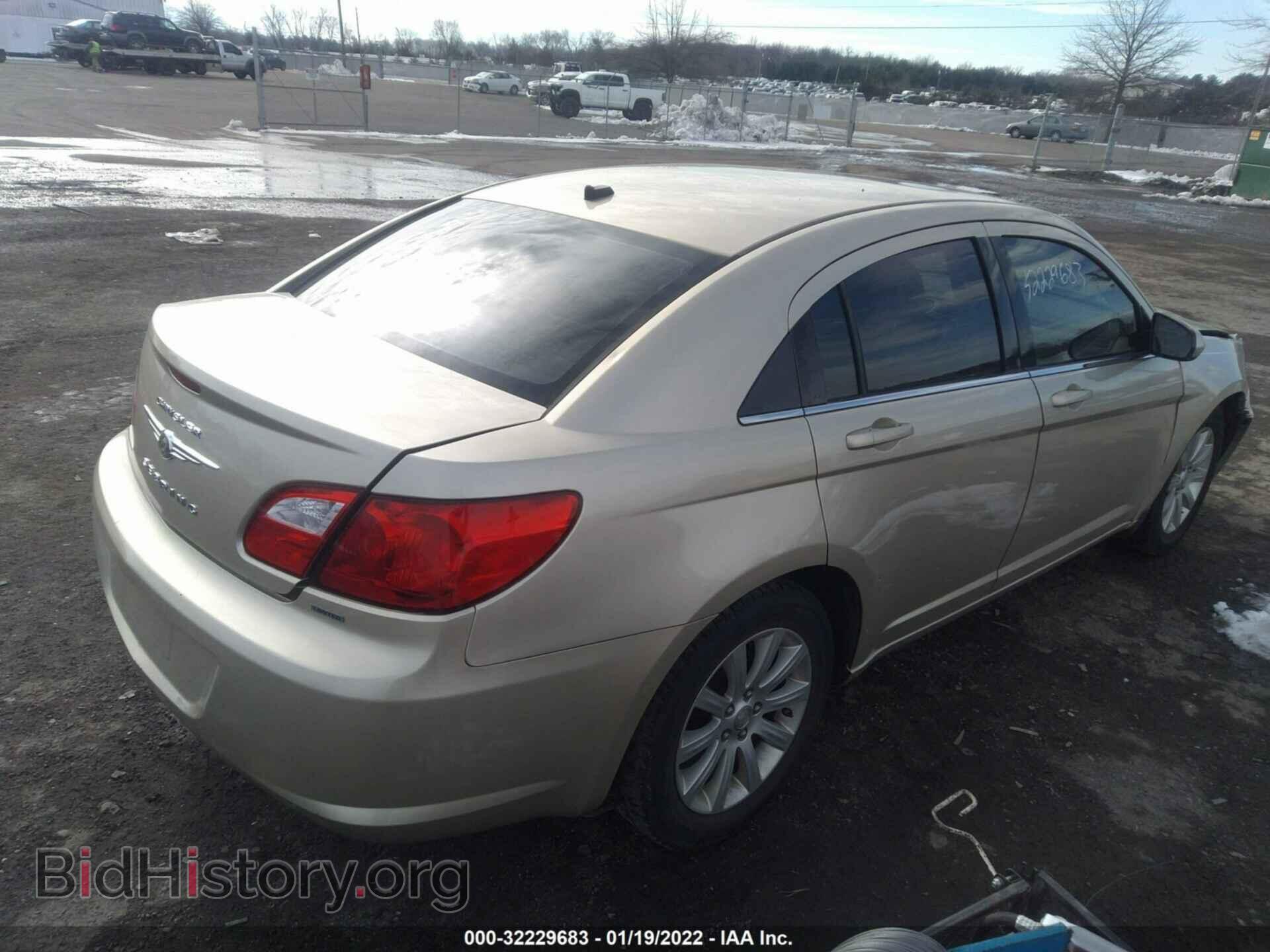 2010 CHRYSLER SEBRING - VIN: 1C3CC5FB3AN144807 - Фото 4