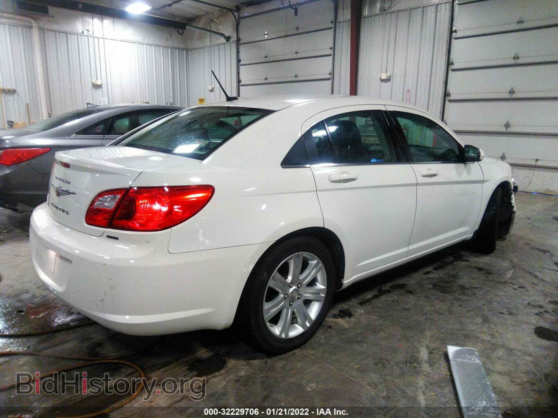 2010 CHRYSLER SEBRING - VIN: 1C3CC5FV1AN132777 - Фото 4