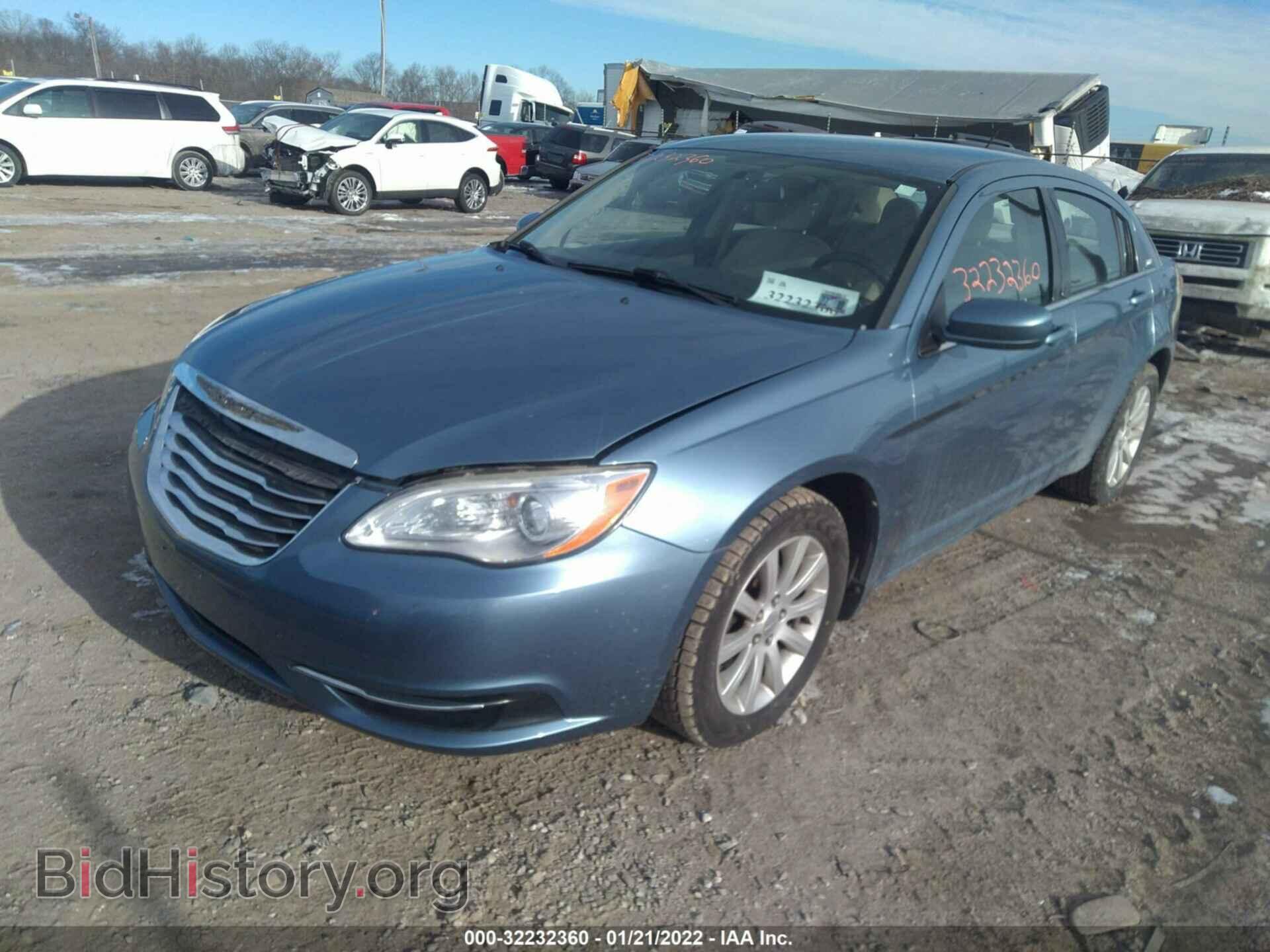2011 CHRYSLER 200 - VIN: 1C3BC1FB7BN555410 - Фото 2