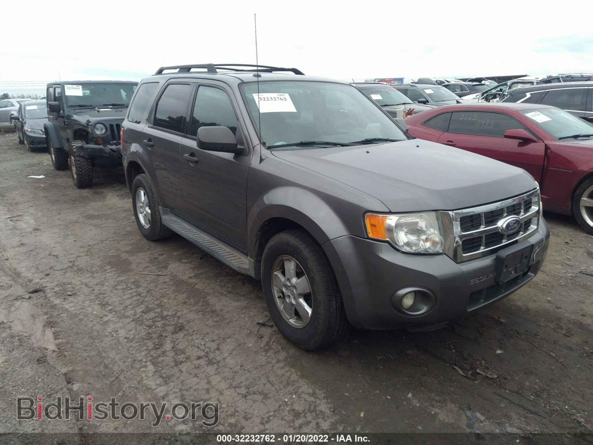 Фотография 1FMCU0DG0BKA24925 - FORD ESCAPE 2011