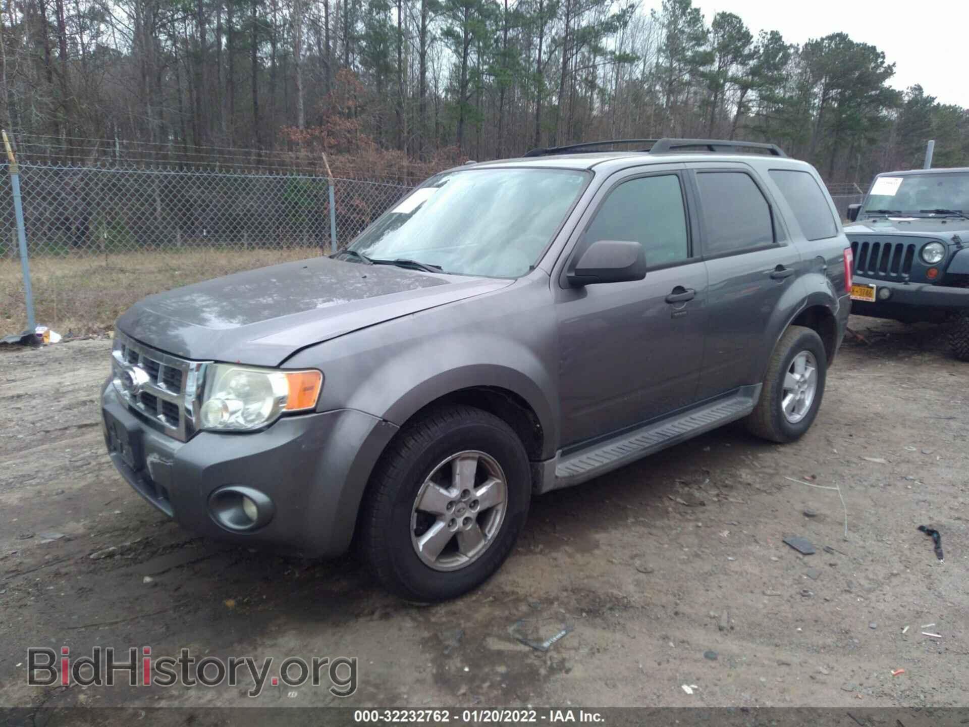 2011 FORD ESCAPE - VIN: 1FMCU0DG0BKA24925 - Фото 2