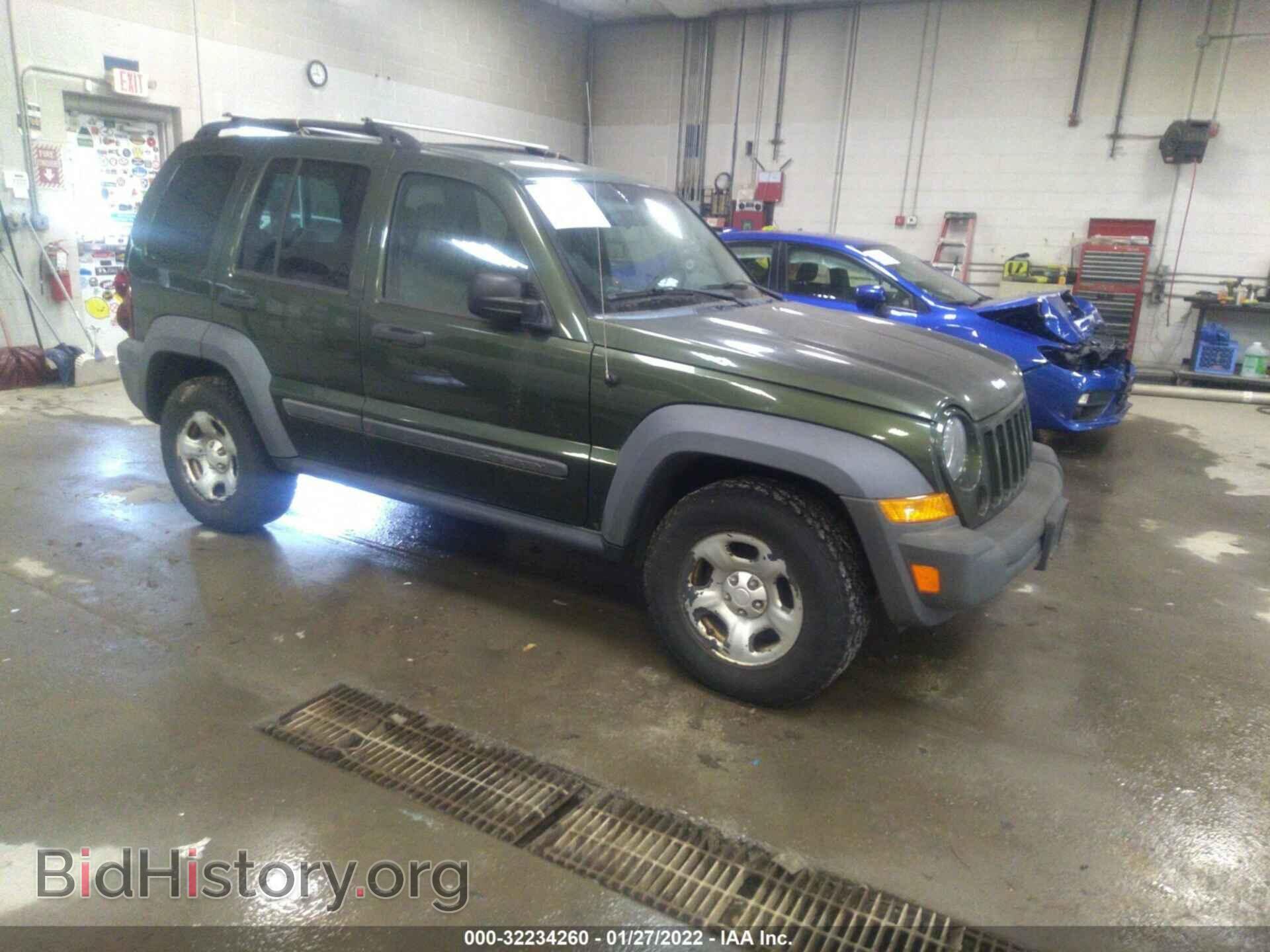 Photo 1J4GL48K27W519975 - JEEP LIBERTY 2007