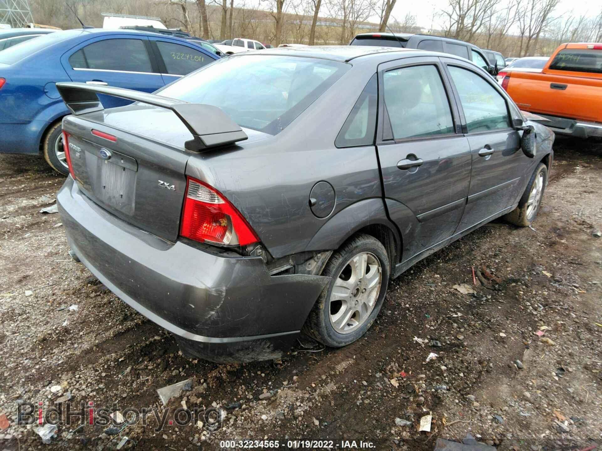 2006 FORD FOCUS - VIN: 1FAHP38Z96W243787 - Фото 4
