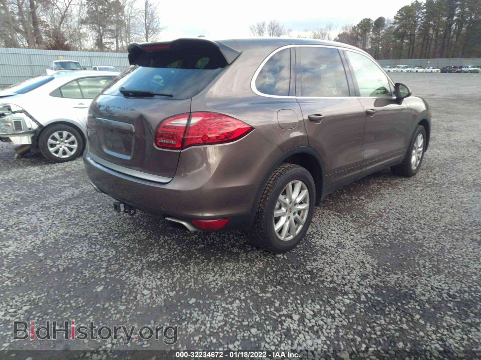 2011 PORSCHE CAYENNE - VIN: WP1AA2A22BLA01633 - Photo 4