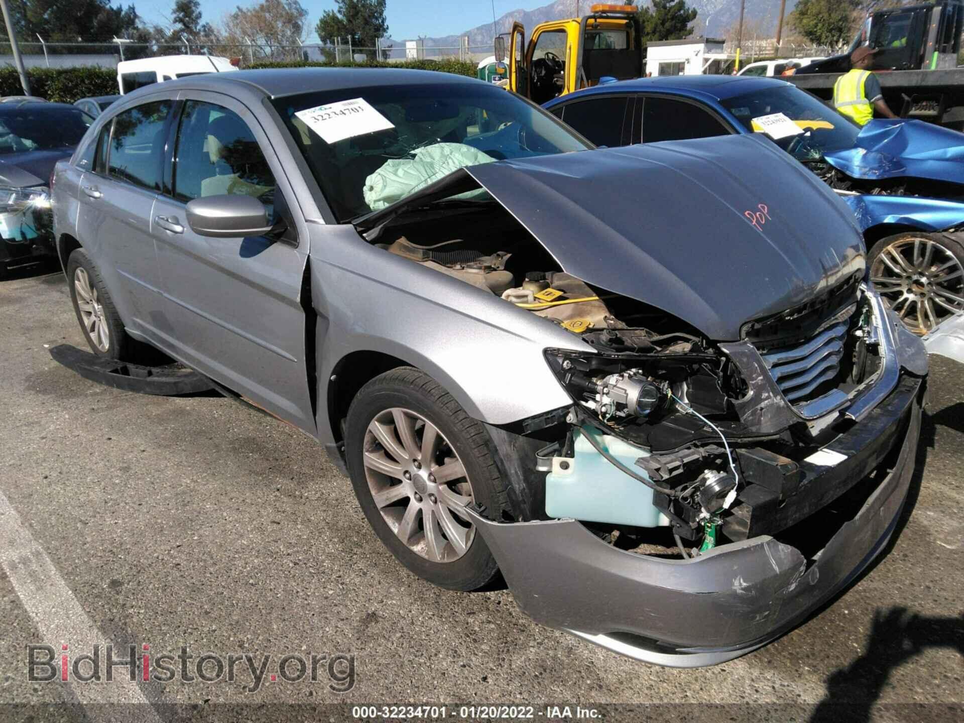 Фотография 1C3CCBBB8DN678944 - CHRYSLER 200 2013