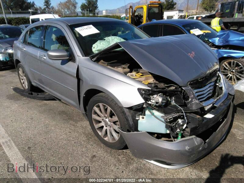 2013 Chrysler 200 Touring (VIN 1C3CCBBB8DN678944) — фото 1 из 11, IAAI, повреждение: передняя часть
