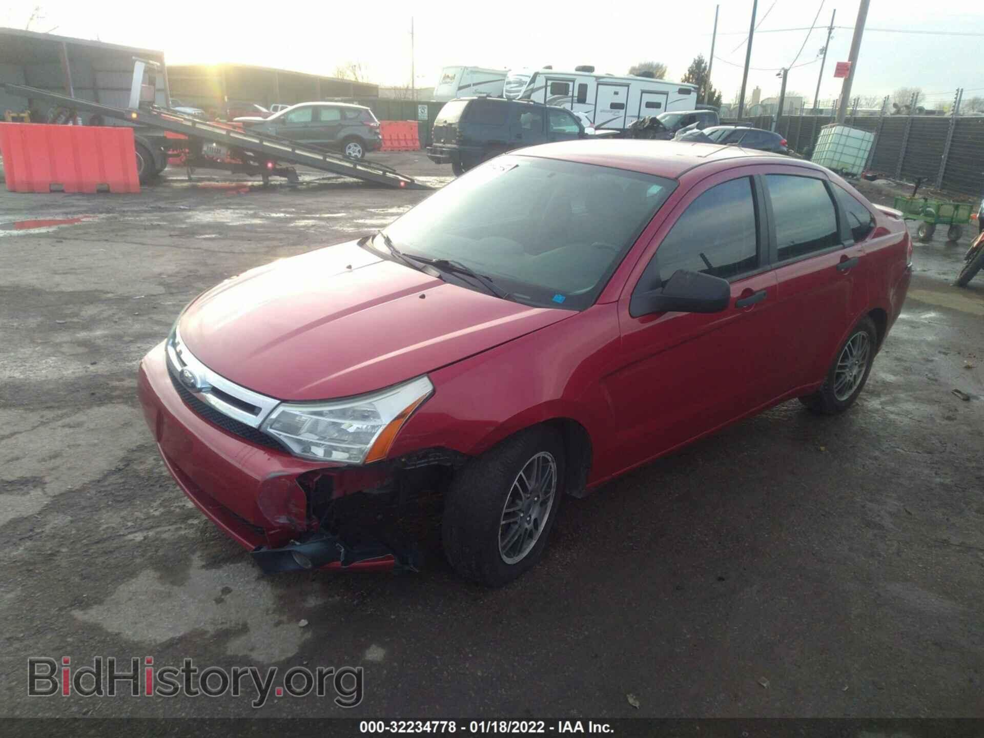 2011 FORD FOCUS - VIN: 1FAHP3FN7BW202679 - Фото 2