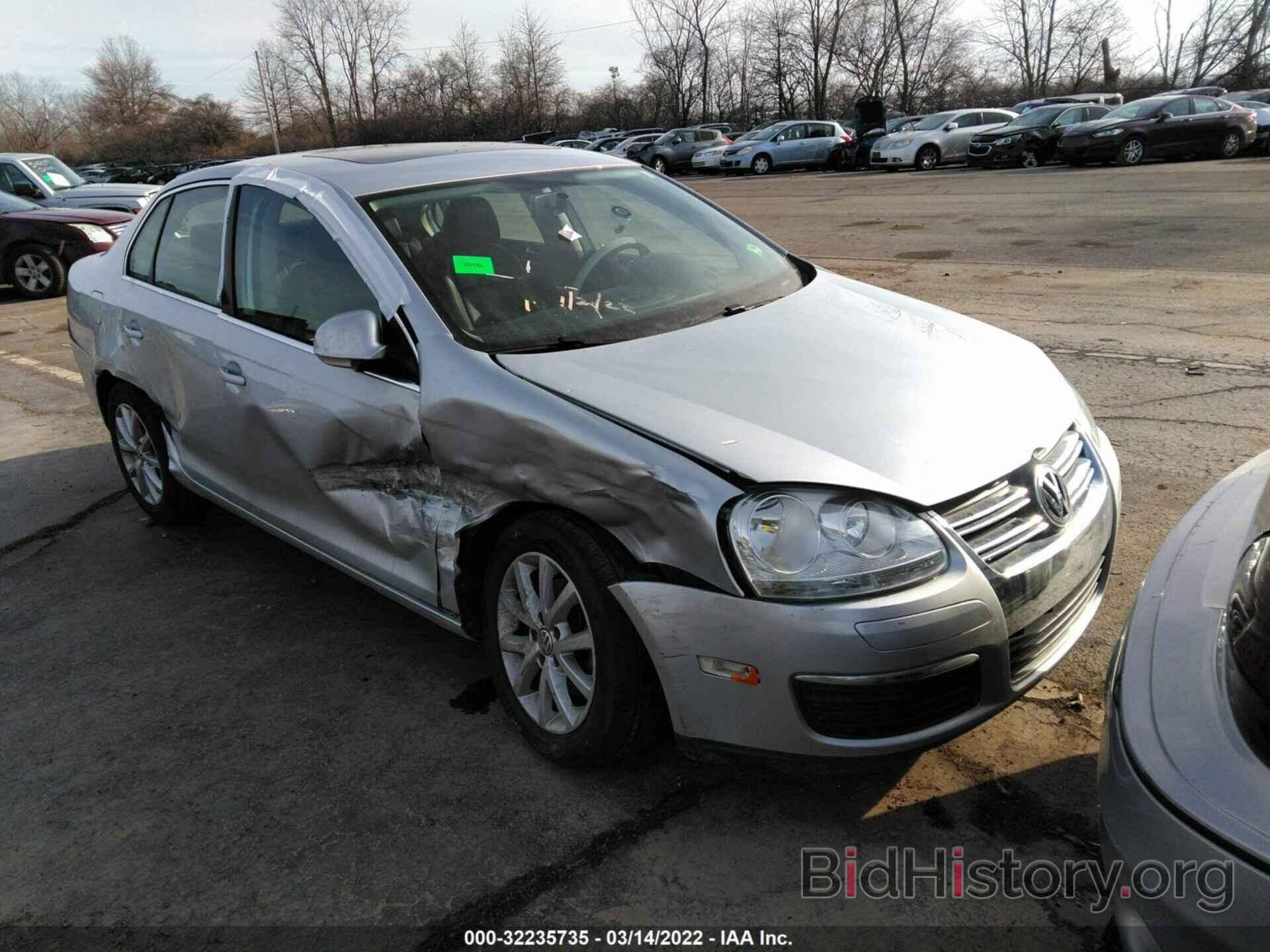 Photo 3VWRX7AJ3AM037686 - VOLKSWAGEN JETTA SEDAN 2010