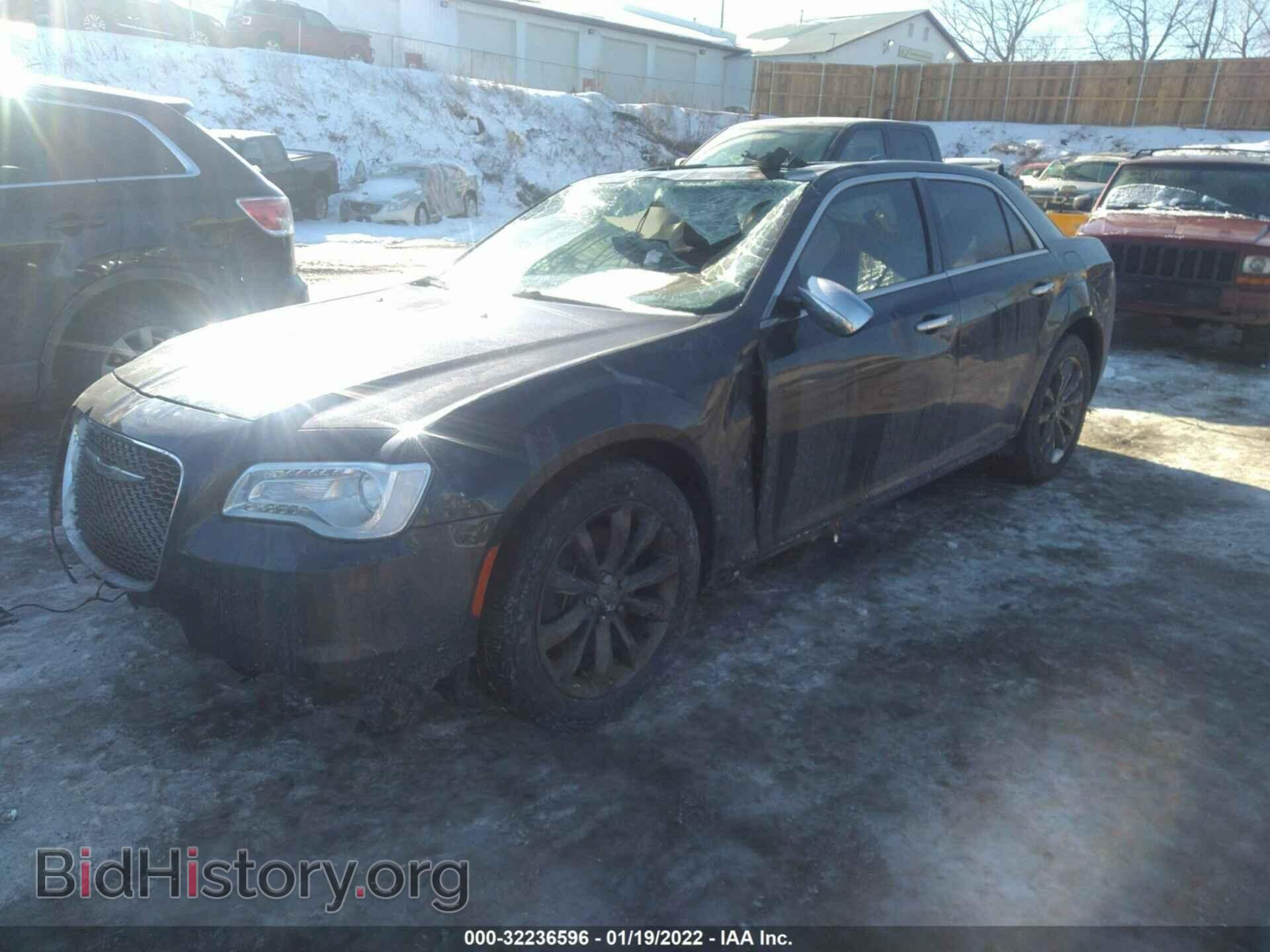 2016 CHRYSLER 300 - VIN: 2C3CCAKG4GH164320 - Фото 2