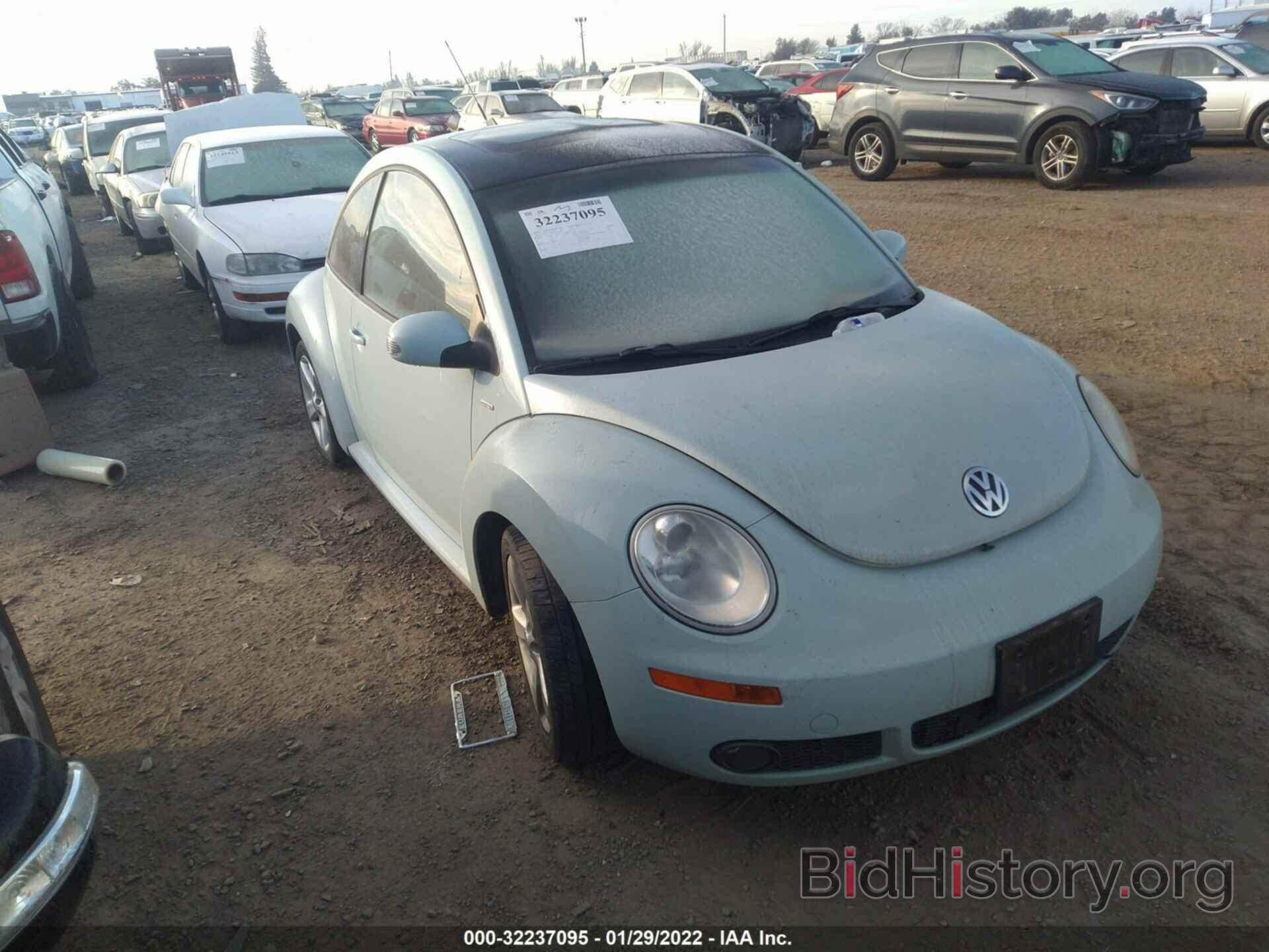 Photo 3VWRG3AG4AM036379 - VOLKSWAGEN NEW BEETLE COUPE 2010