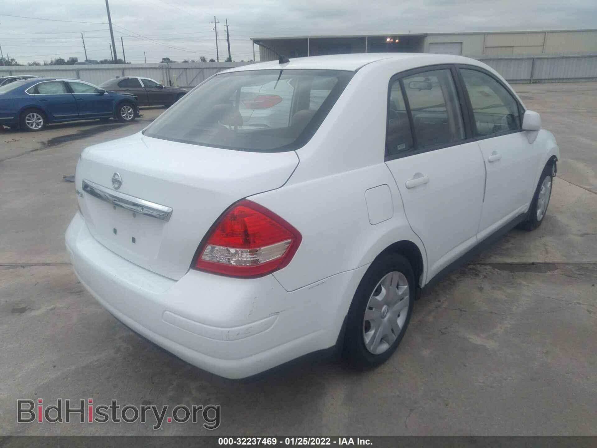 2011 NISSAN VERSA - VIN: 3N1BC1AP2BL448542 - Фото 4