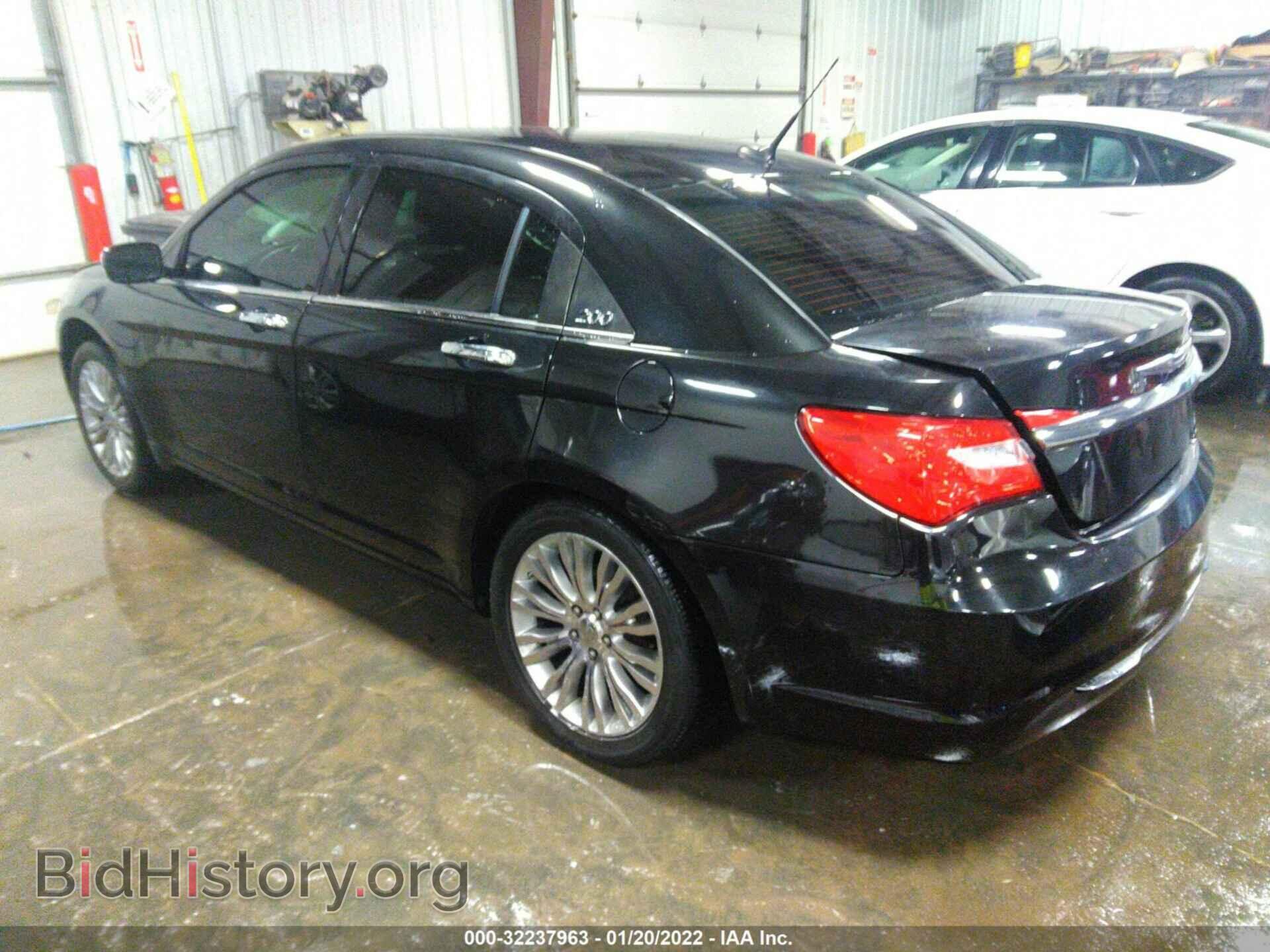 2011 CHRYSLER 200 - VIN: 1C3BC2FG2BN517746 - Фото 3