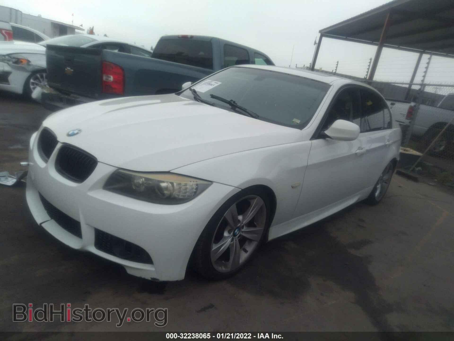 2009 BMW 3 SERIES - VIN: WBAPM73549A365546 - Фото 2