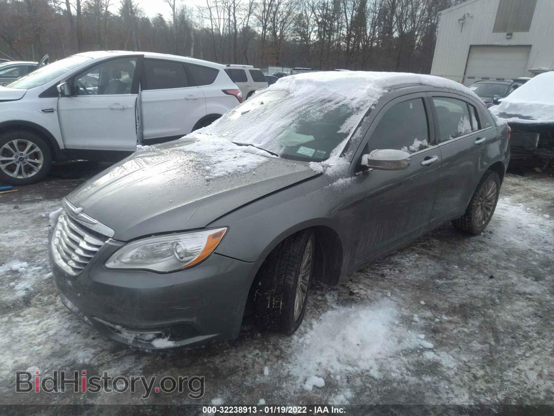 2012 CHRYSLER 200 - VIN: 1C3CCBCB1CN121113 - Фото 2