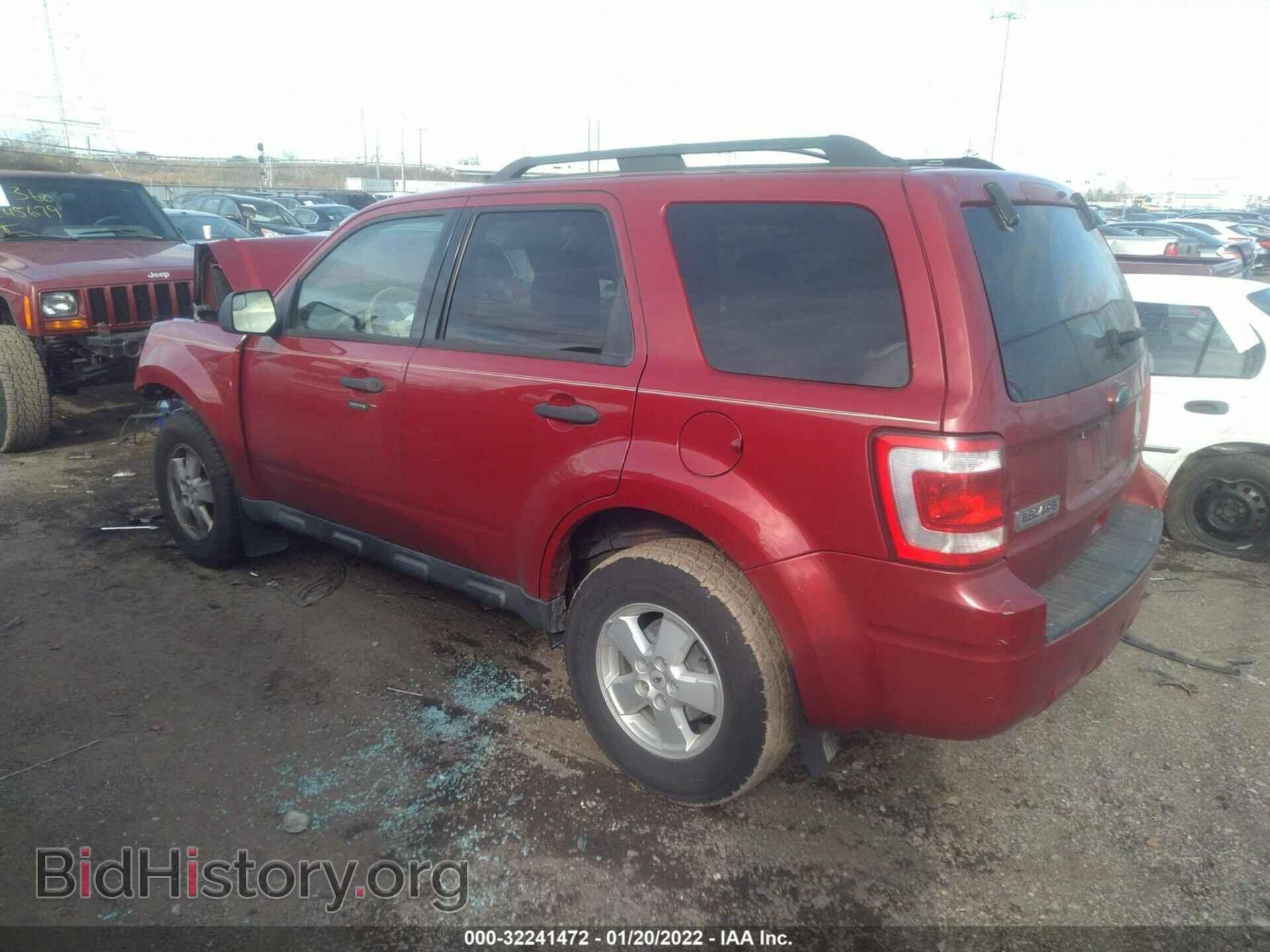 2010 FORD ESCAPE - VIN: 1FMCU0DG0AKB00142 - Фото 3
