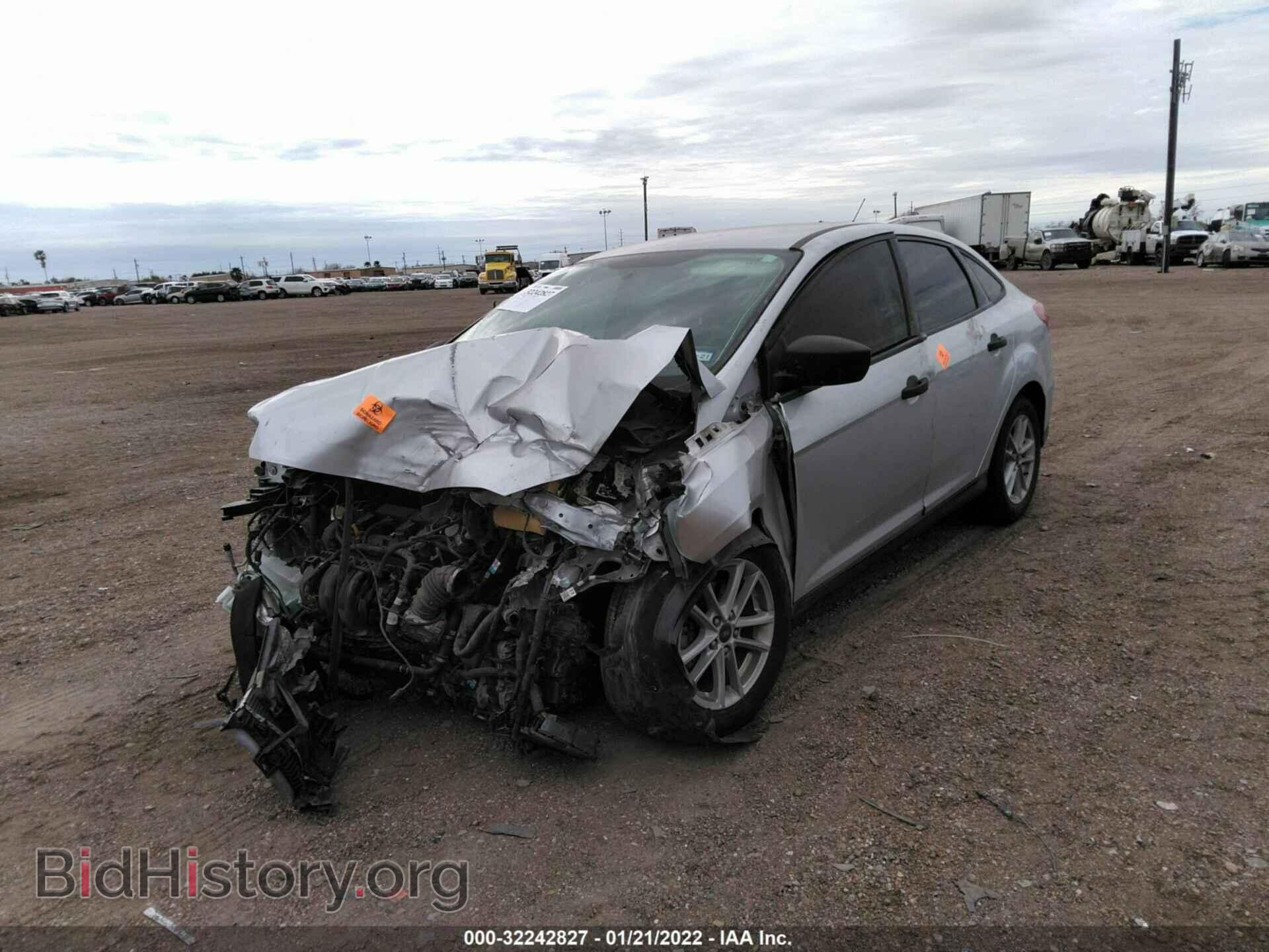 2017 FORD FOCUS - VIN: 1FADP3E24HL276643 - Фото 2
