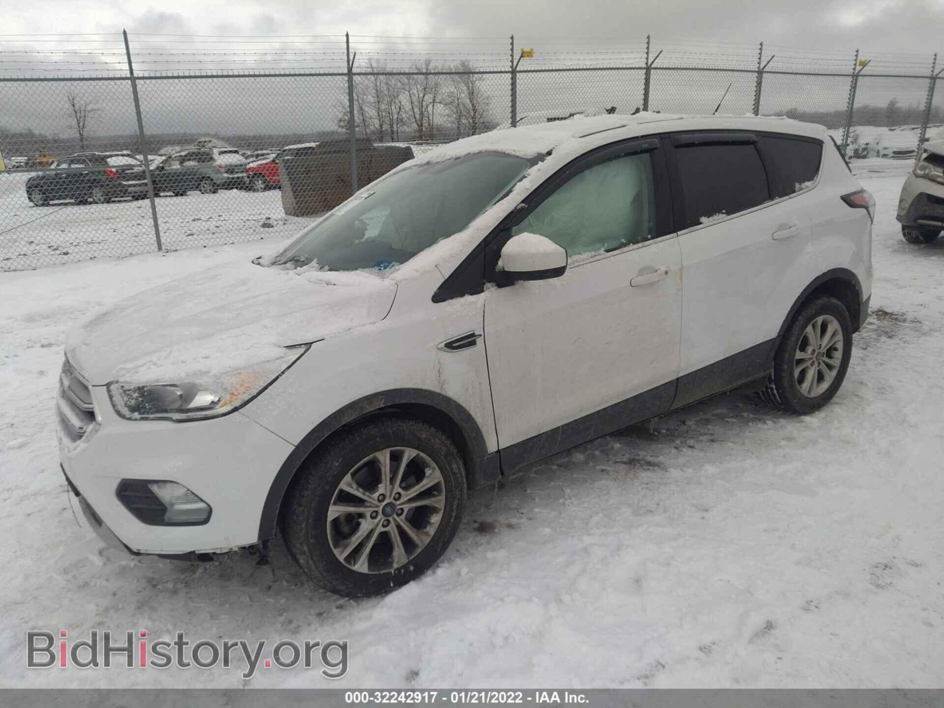 2017 FORD ESCAPE - VIN: 1FMCU9G97HUB16371 - Фото 2