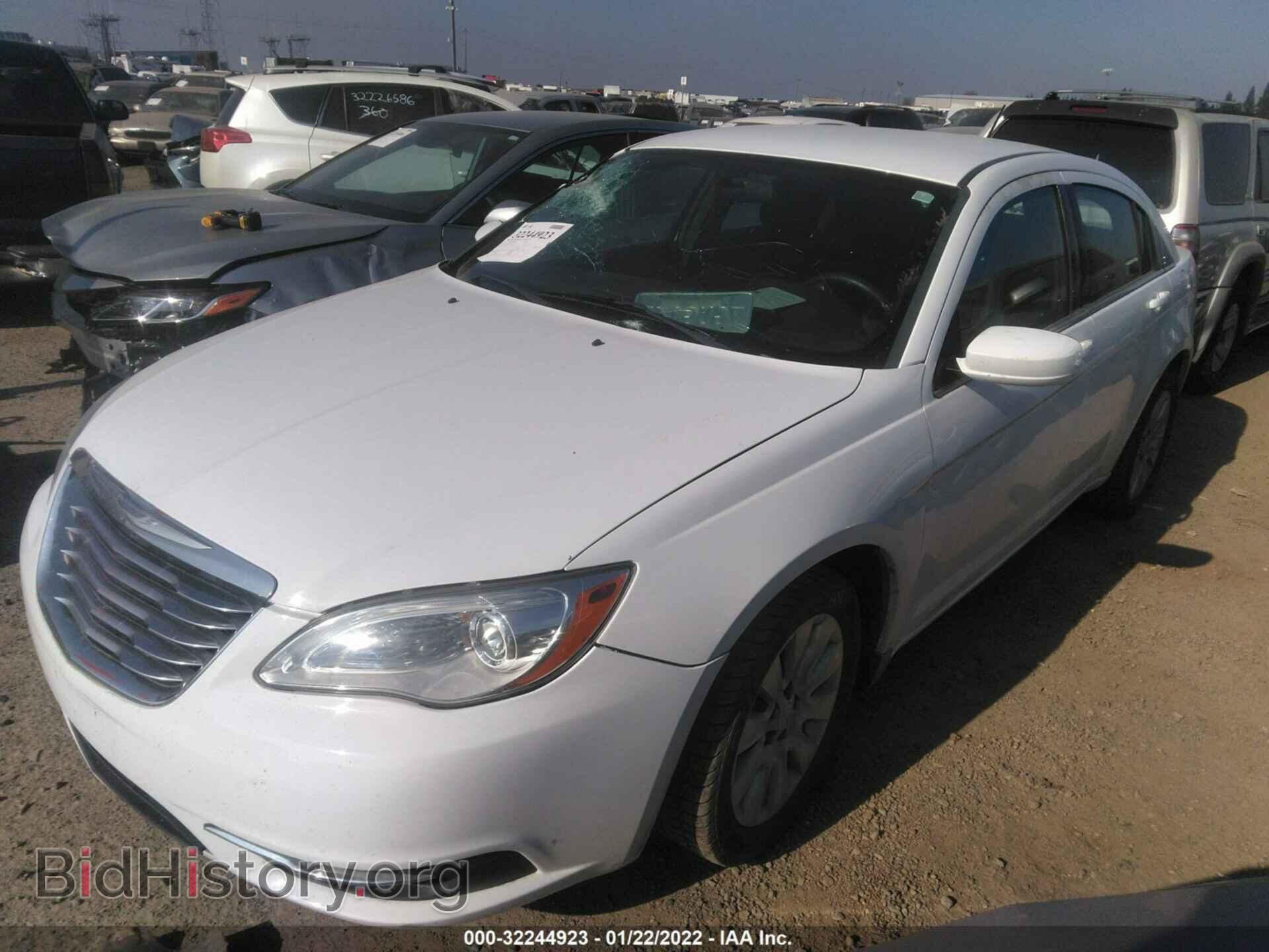 2012 CHRYSLER 200 - VIN: 1C3CCBAB9CN320624 - Фото 2