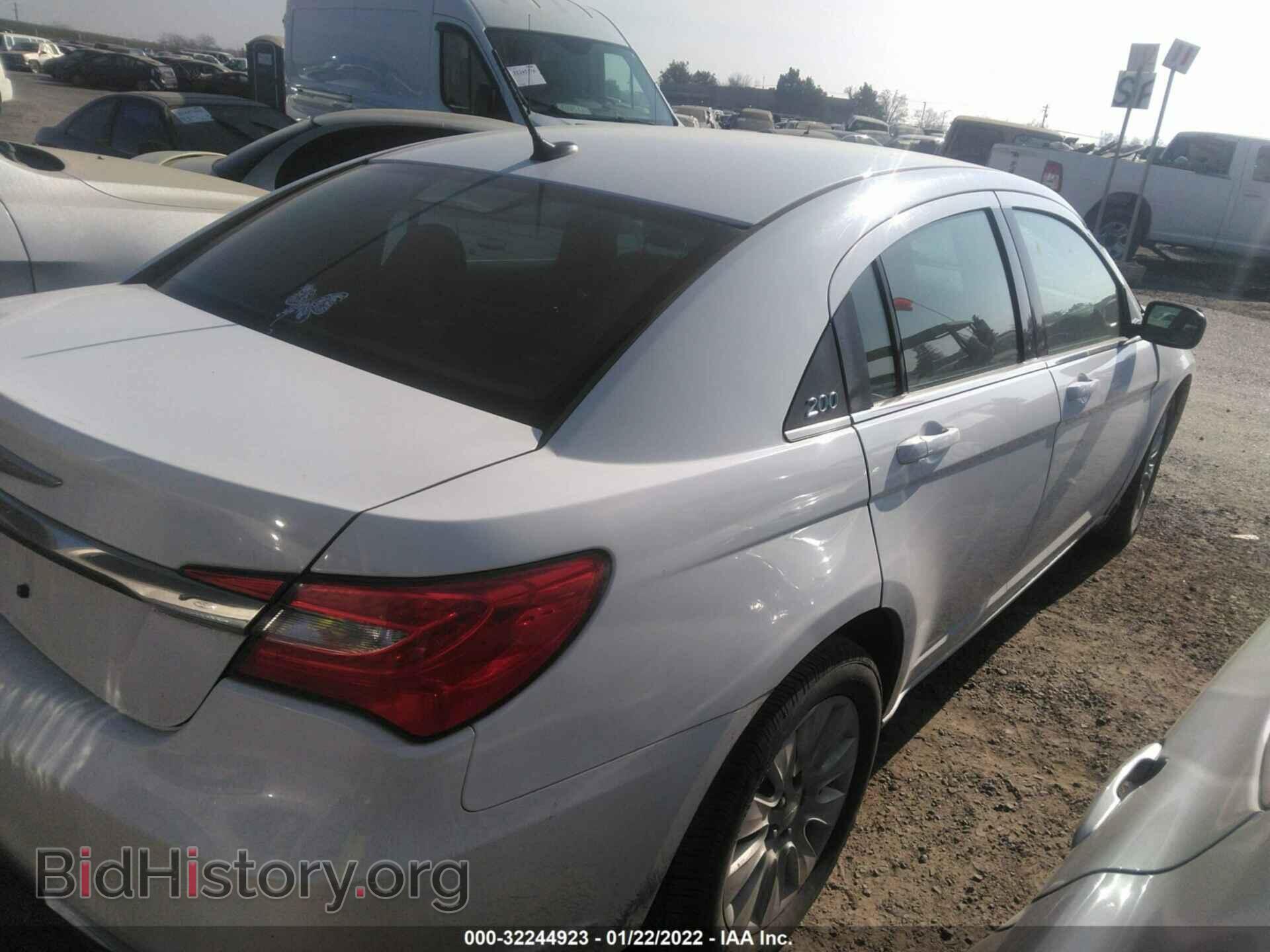 2012 CHRYSLER 200 - VIN: 1C3CCBAB9CN320624 - Фото 4