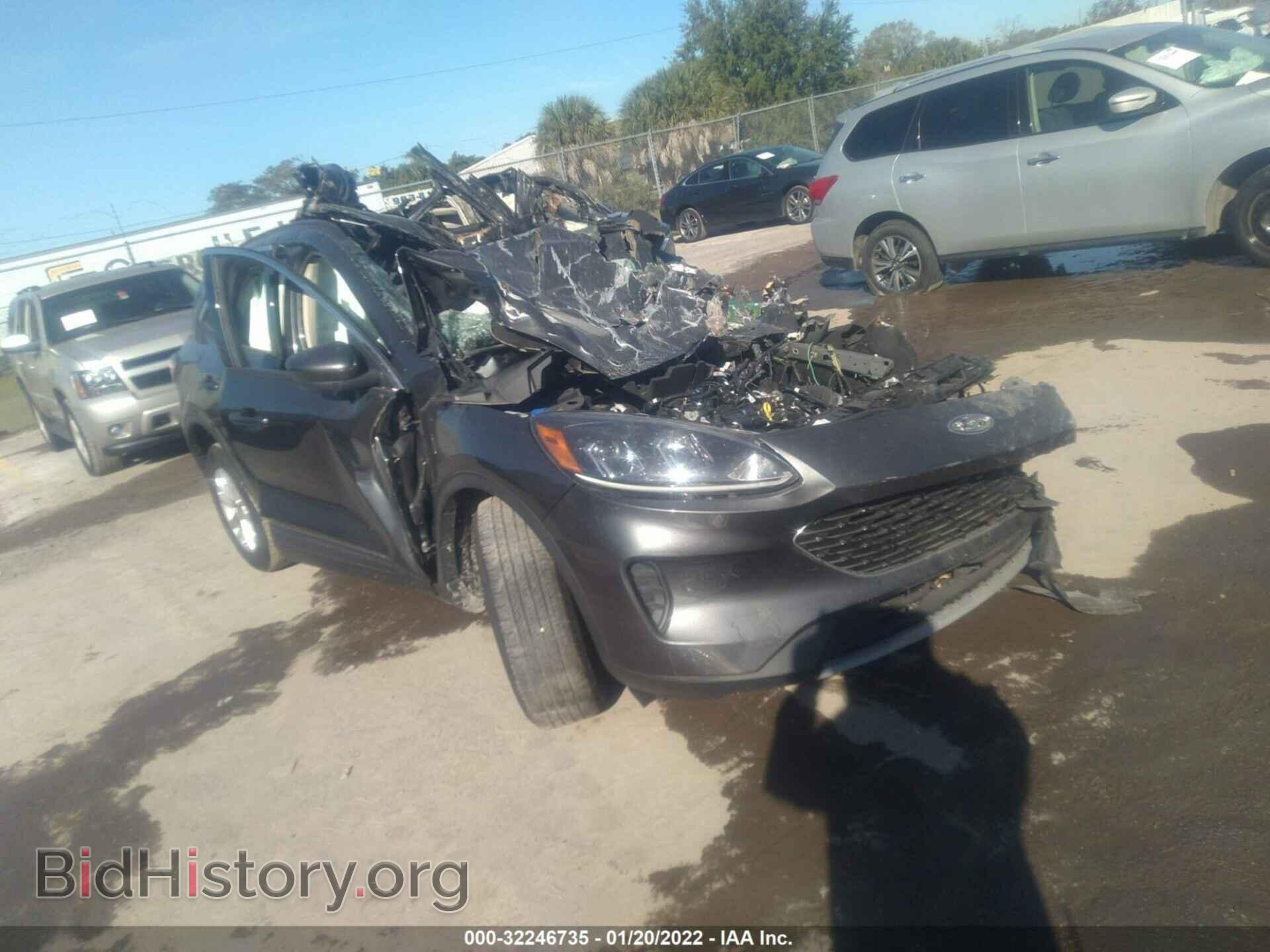 Photo 1FMCU9G66LUA45677 - FORD ESCAPE 2020