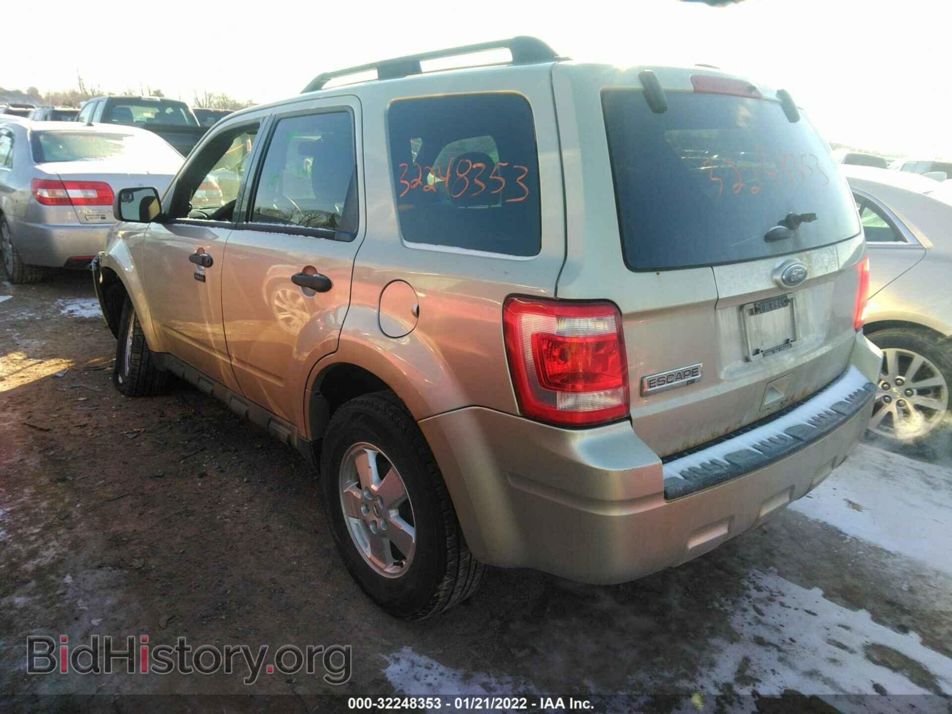 2011 FORD ESCAPE - VIN: 1FMCU9D74BKC11234 - Фото 3