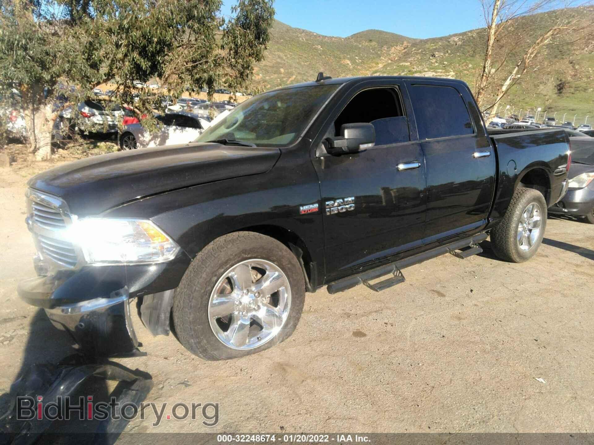 2017 RAM 1500 - VIN: 3C6RR6LT3HG659033 - Фото 2