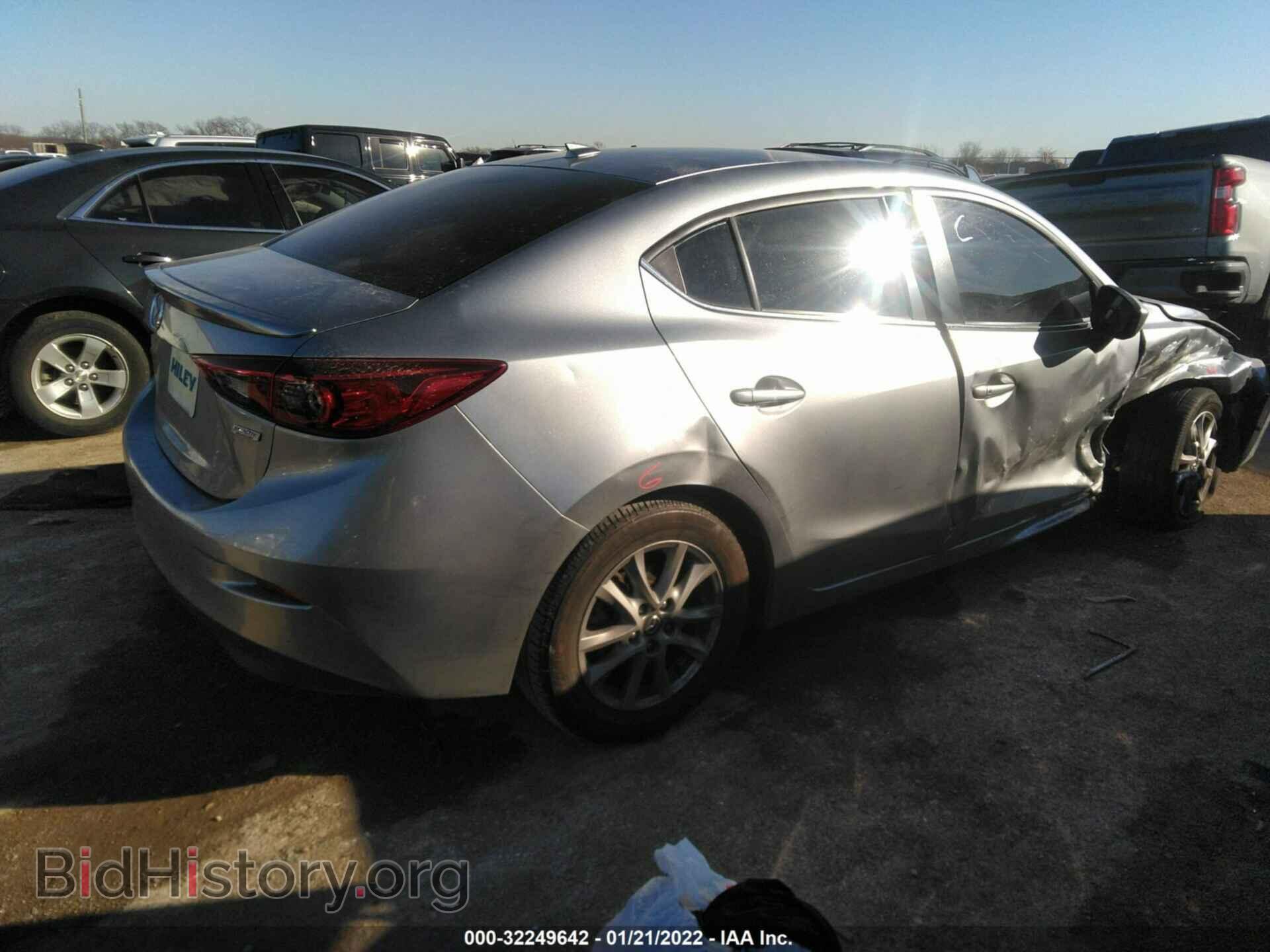 2016 MAZDA MAZDA3 - VIN: JM1BM1W77G1299238 - Фото 4