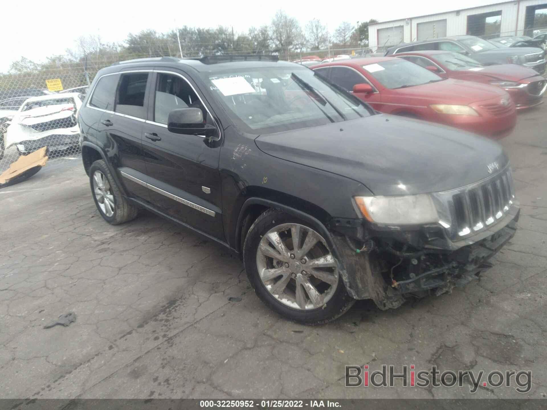 Photo 1J4RS4GT6BC646664 - JEEP GRAND CHEROKEE 2011