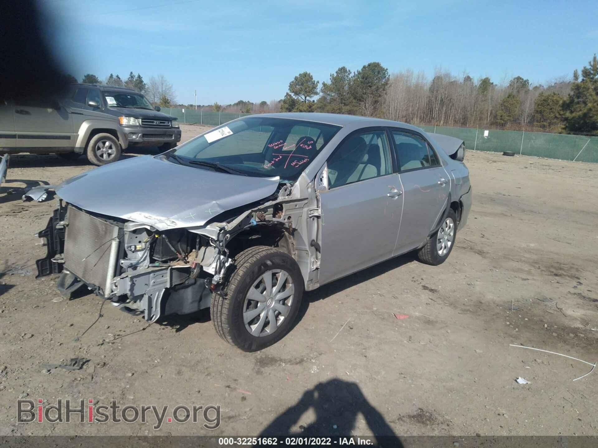 2011 TOYOTA COROLLA - VIN: 2T1BU4EE4BC750101 - Фото 2