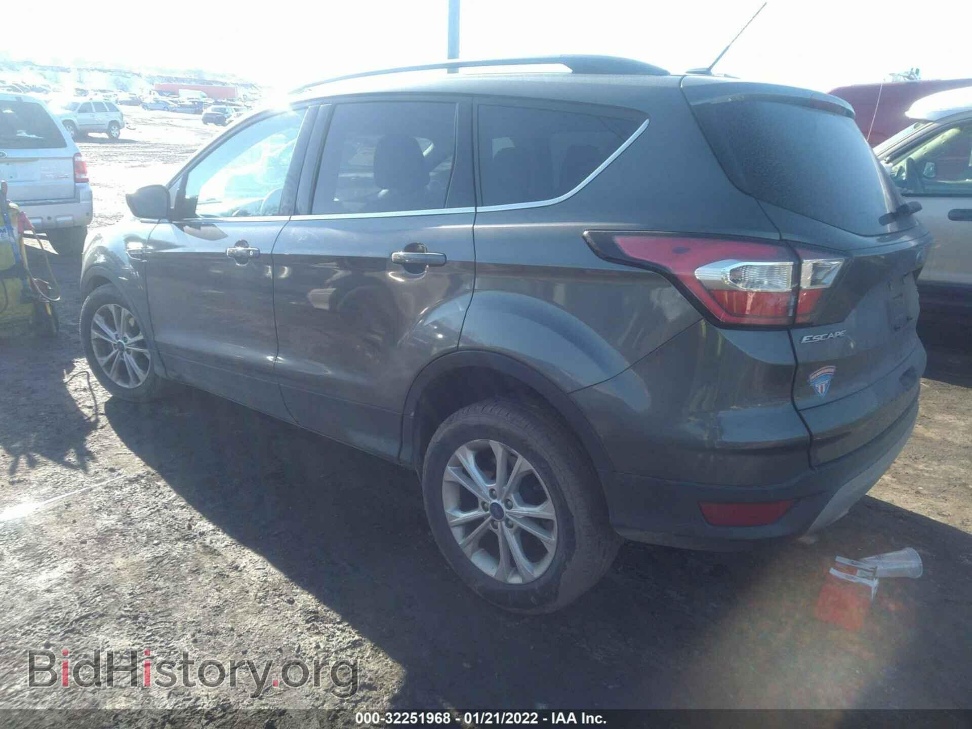 2017 FORD ESCAPE - VIN: 1FMCU9GD9HUC12636 - Фото 3