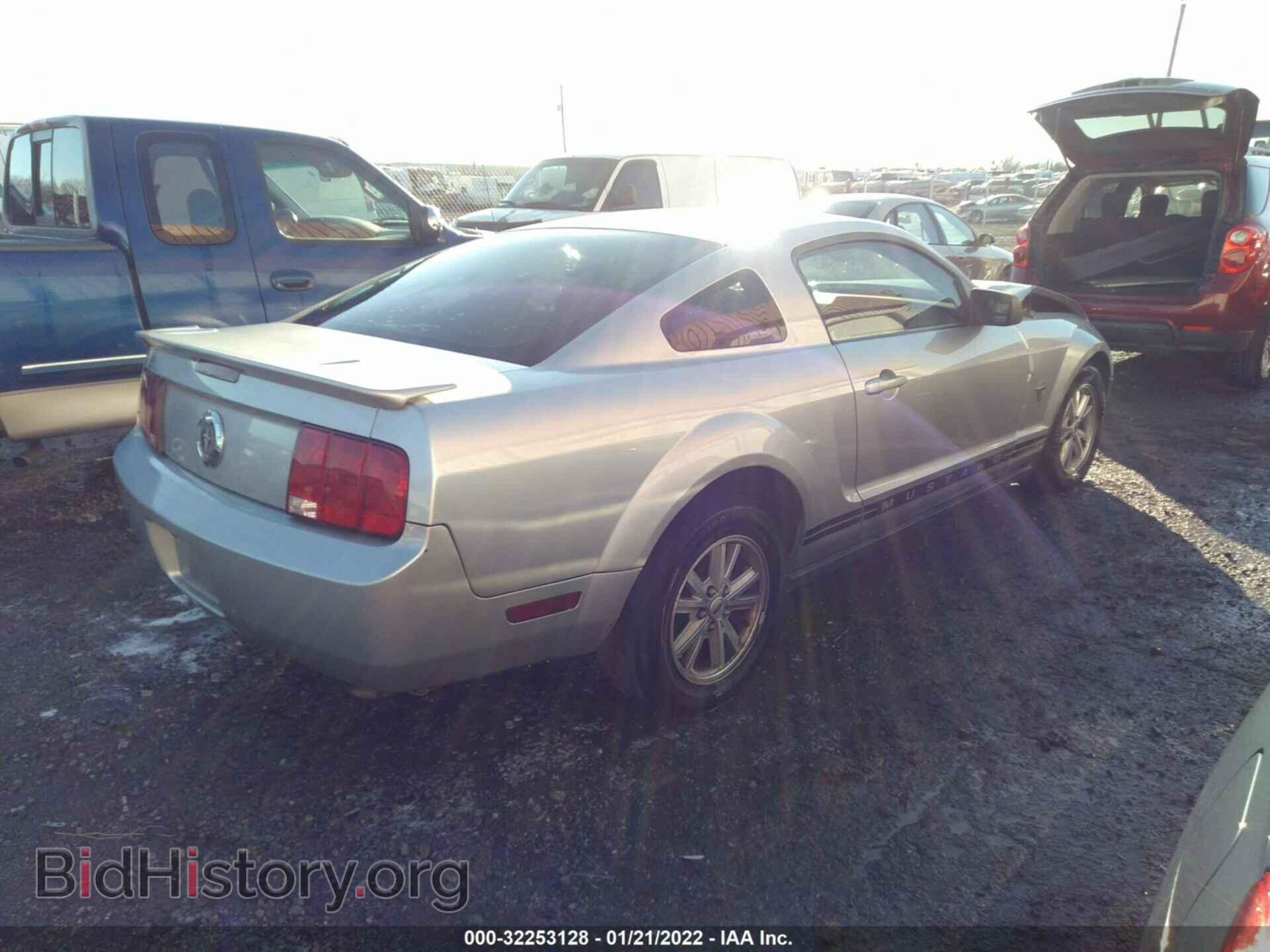 2009 FORD MUSTANG - VIN: 1ZVHT80N395100496 - Фото 4