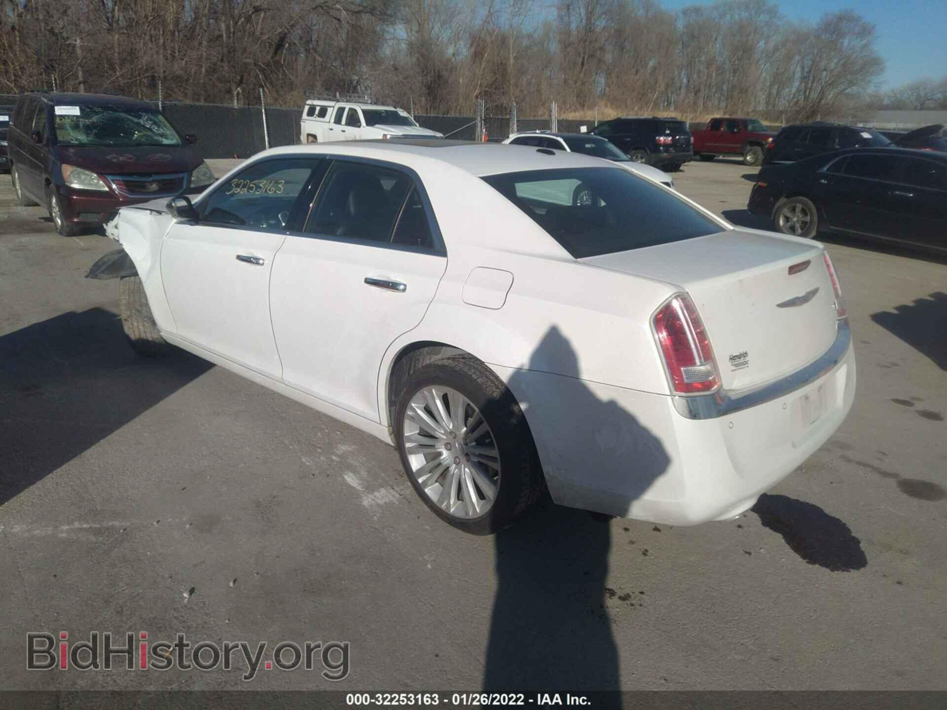 2011 CHRYSLER 300 - VIN: 2C3CA6CT7BH537325 - Фото 2